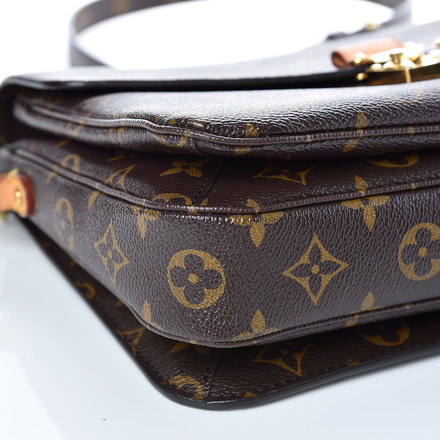 Louis Vuitton Monogram Pochette Metis 5 of 9