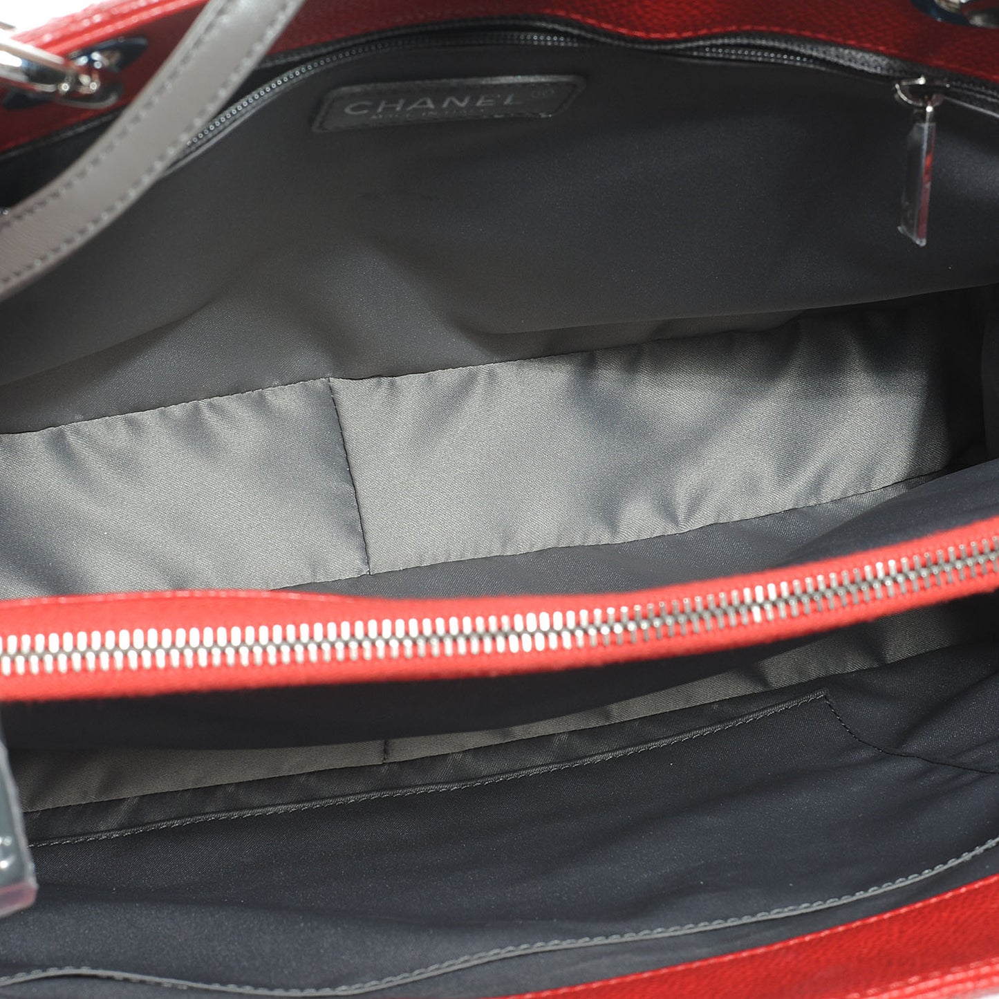 Caviar Grand Shopping Tote GST Red
