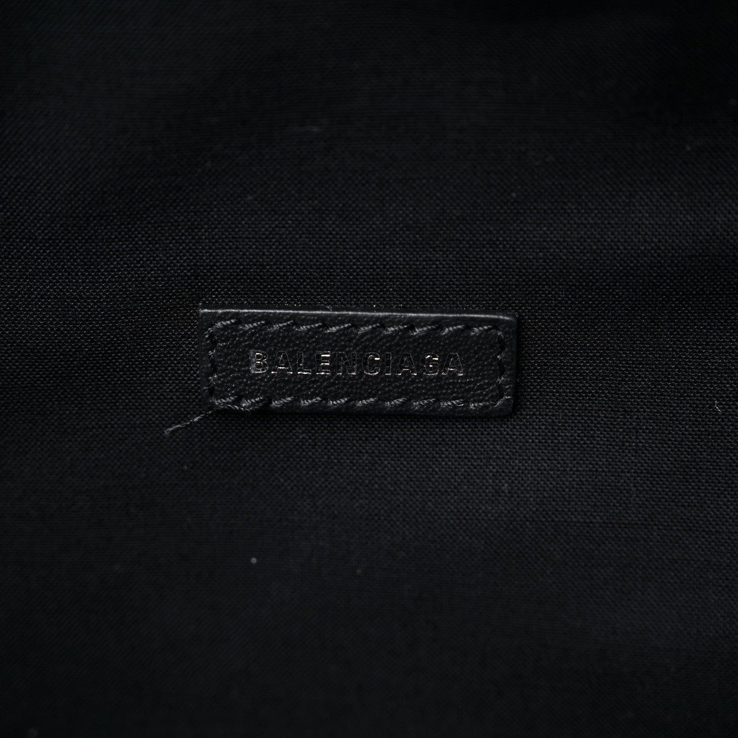 Balenciaga Smooth Calfskin Logo Large Everyday Beltpack White Black 5 of 8