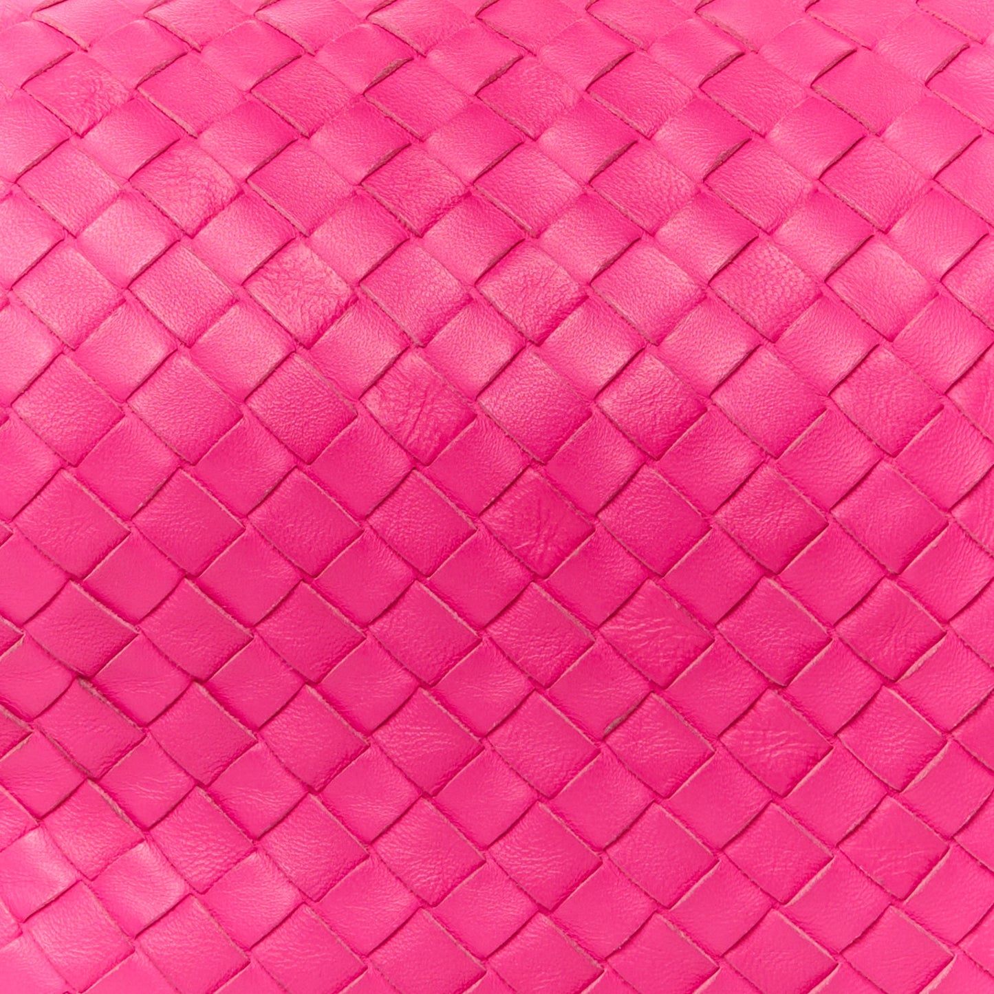 Nappa Intrecciato Medium Veneta Hobo Fuchsia