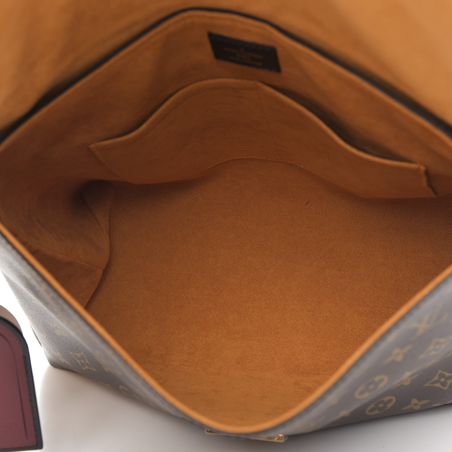 Louis Vuitton Monogram Beaubourg MM Safran Imperial 5 of 10