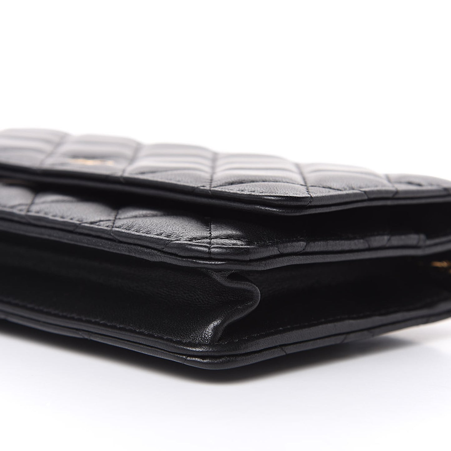 Lambskin Quilted Wallet On Chain WOC Black