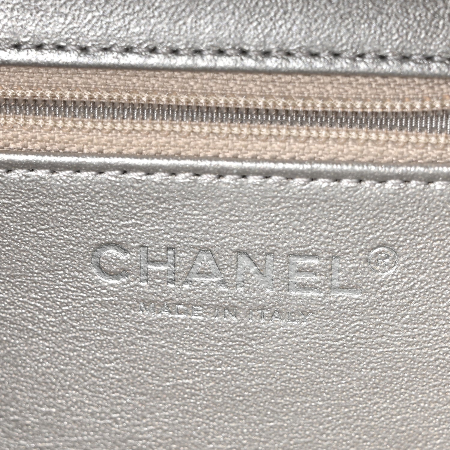 Chanel Metallic Caviar Quilted Large CC Filigree Vanity Case Silver 6 of 10