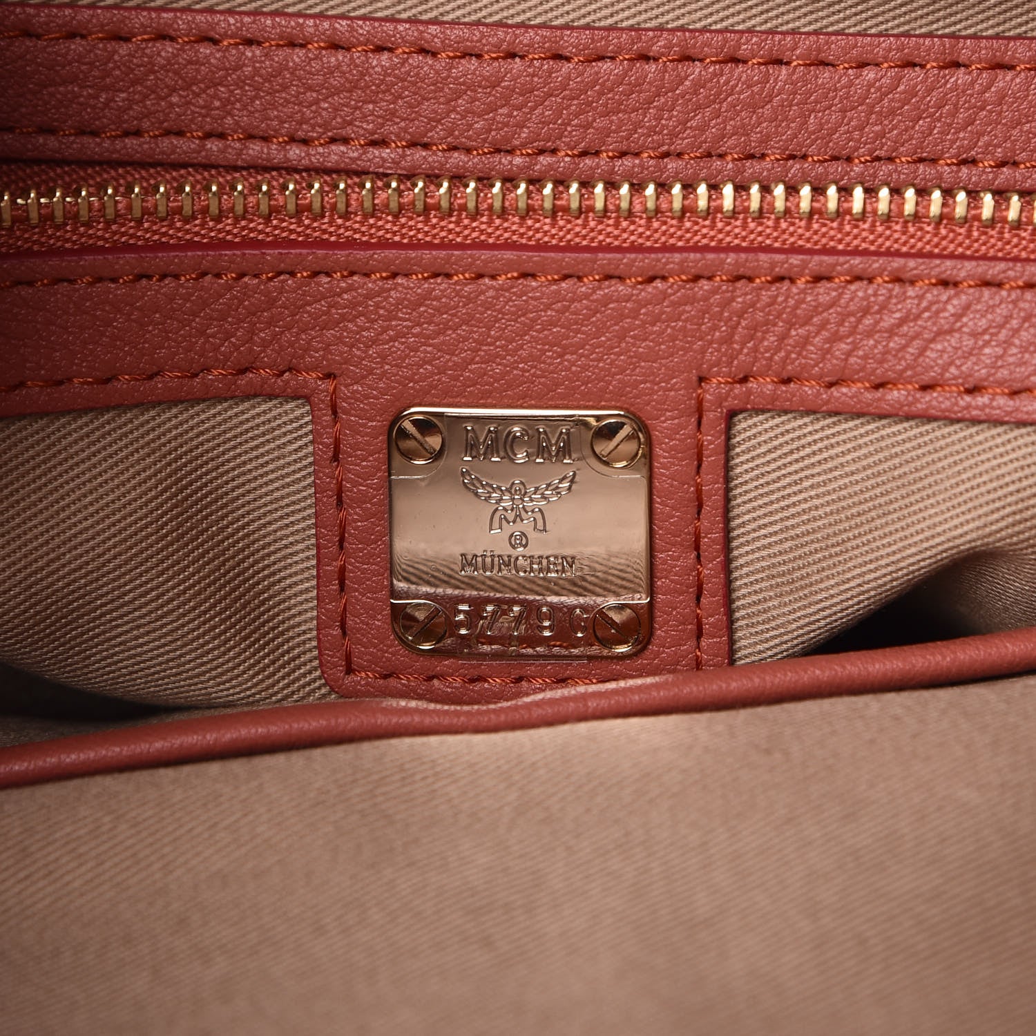 MCM Grained Calfskin Medium Klara Hobo Cocoa 7 of 9