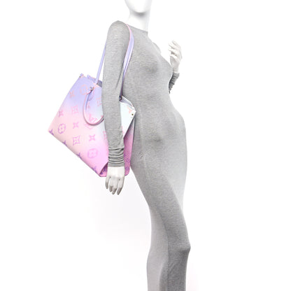 Louis Vuitton Monogram Giant Spring In The City Onthego GM Sunrise Pastel 2 of 9