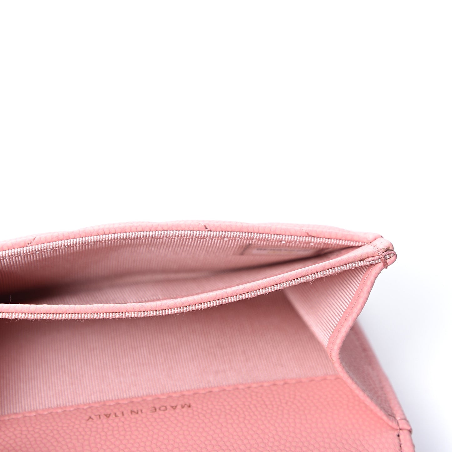 Matte Caviar Chevron Quilted Flap Card Holder Pink