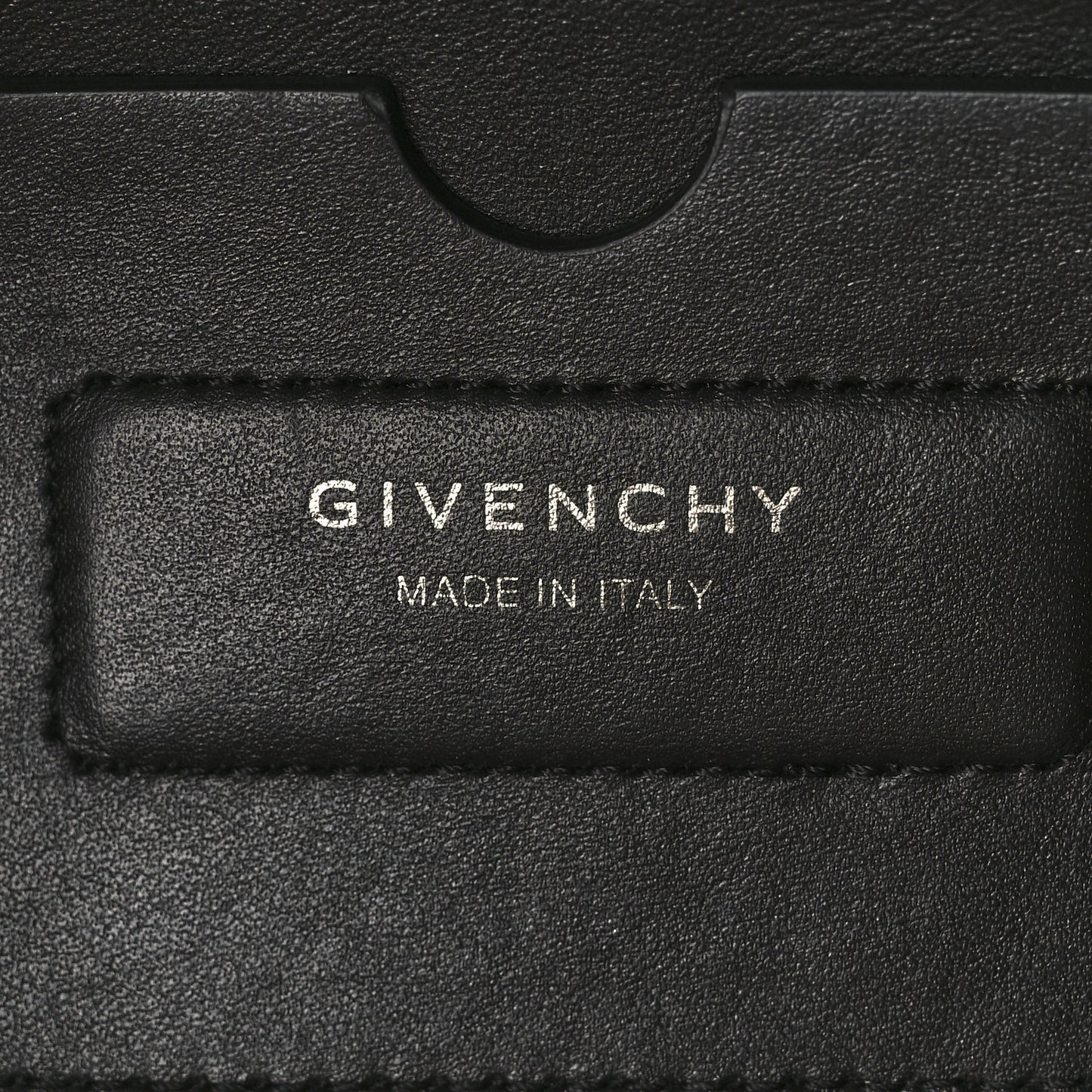 Smooth Calfskin Medium Soft Antigona Black