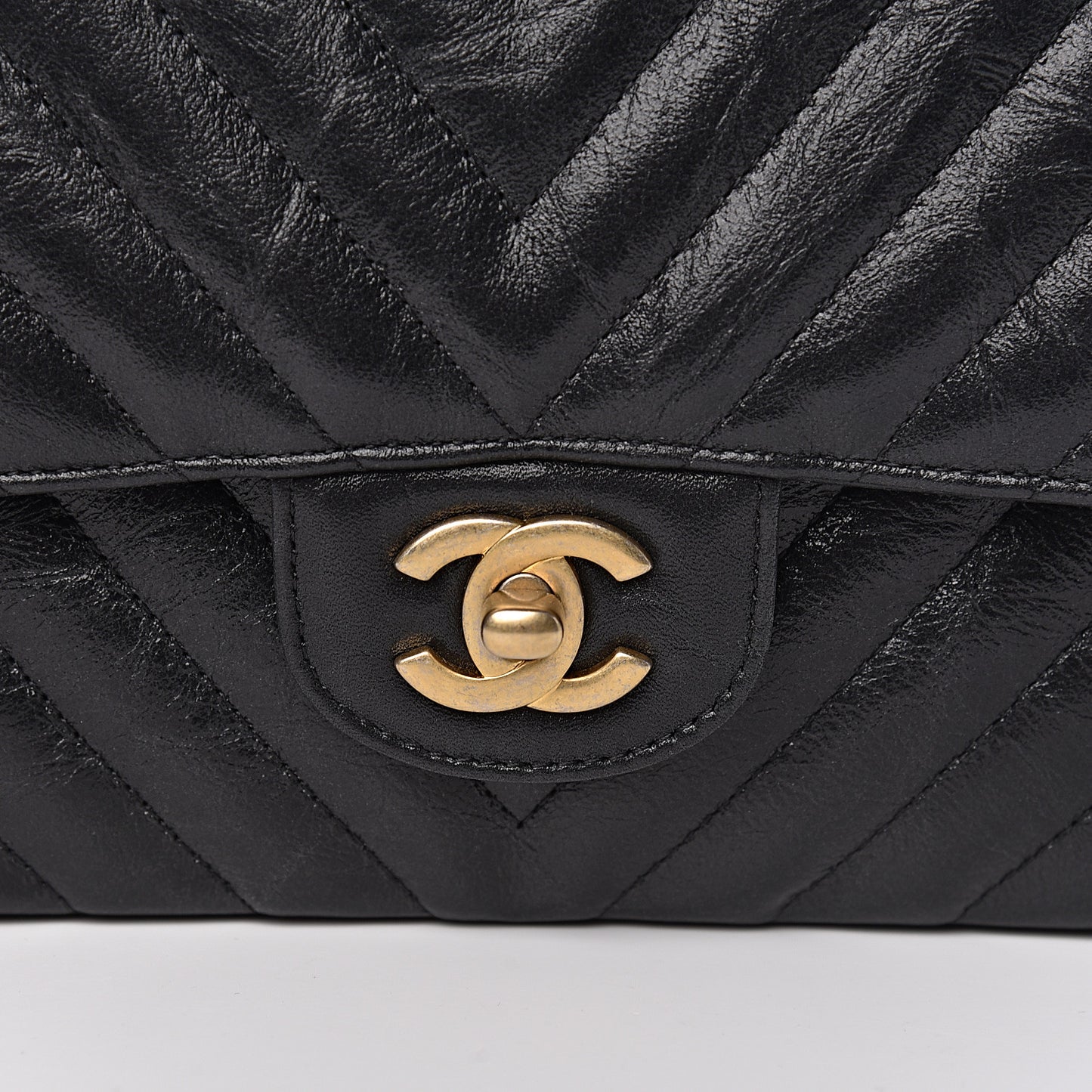 Crumpled Calfskin Chevron Quilted Medium Double Flap Black