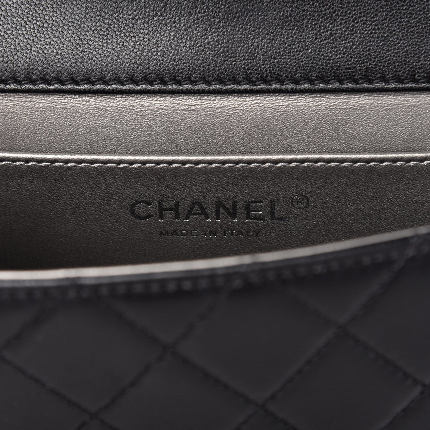 Lambskin Quilted Chic Pearls Flap Black
