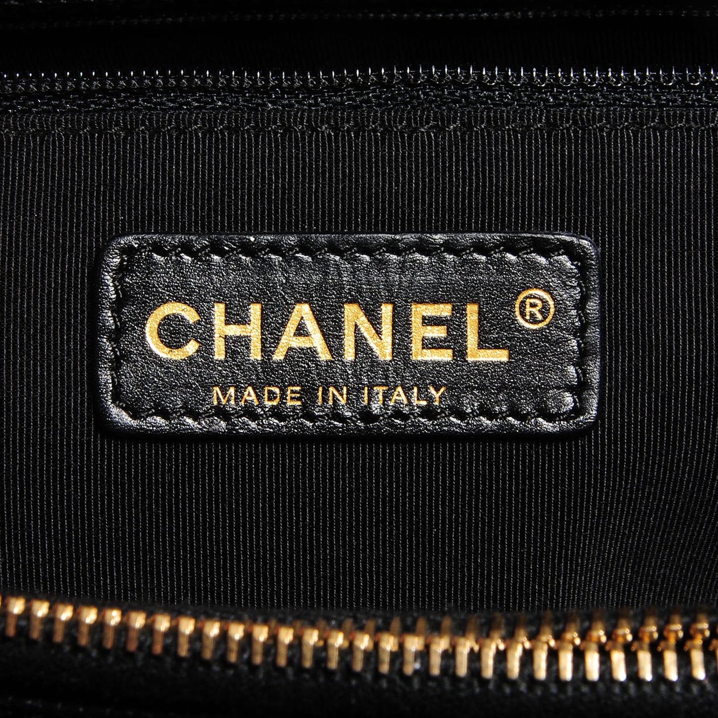 Caviar Grand Shopping Tote GST Black