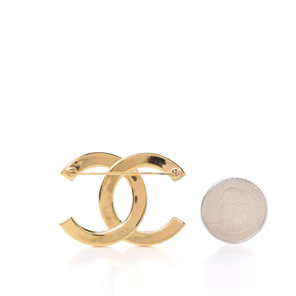 Chanel Metal Paris Button CC Large Brooch Gold 2 of 4