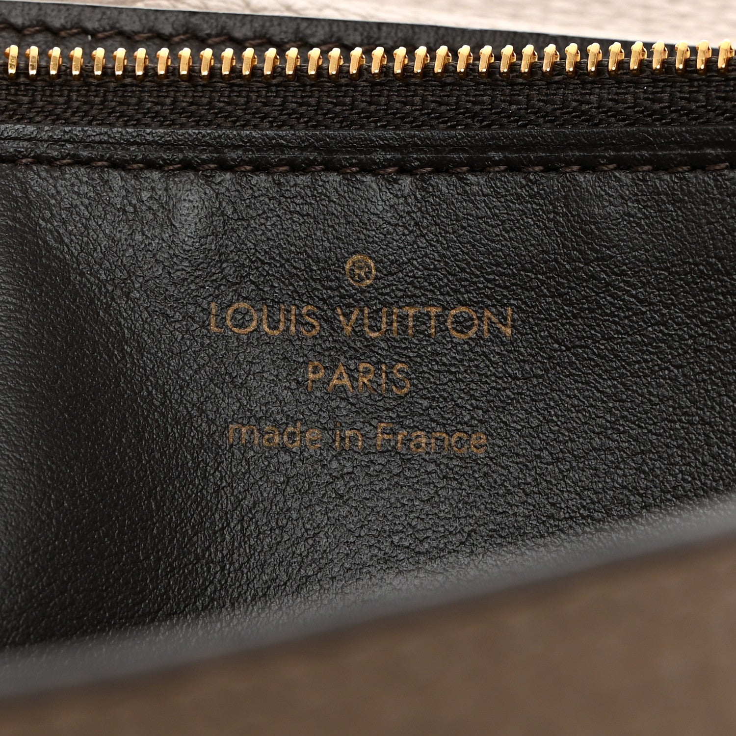 Louis Vuitton Taurillon Capucines Wallet Galet 6 of 6