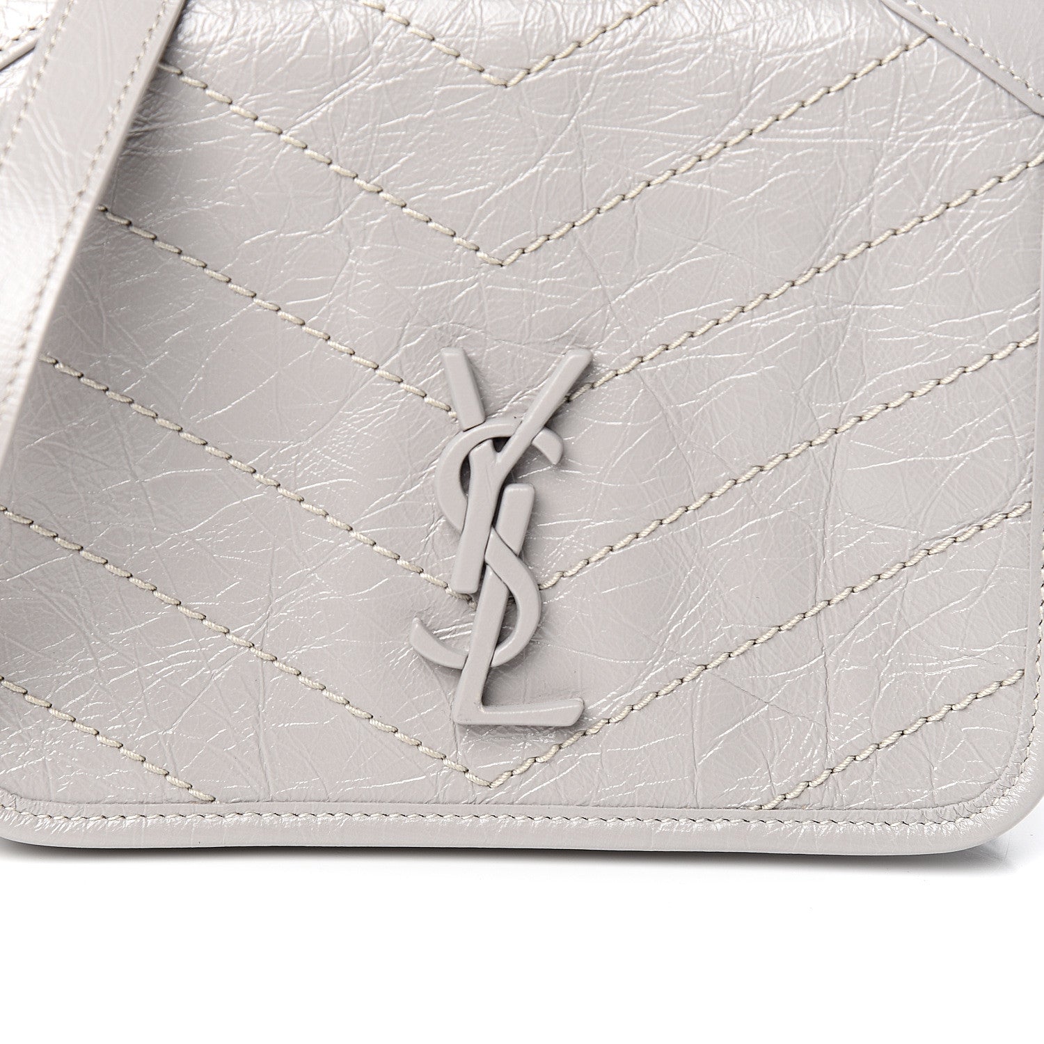 Saint Laurent Crinkled Calfskin Matelasse Monogram Niki Chain Wallet Light Grey 9 of 9