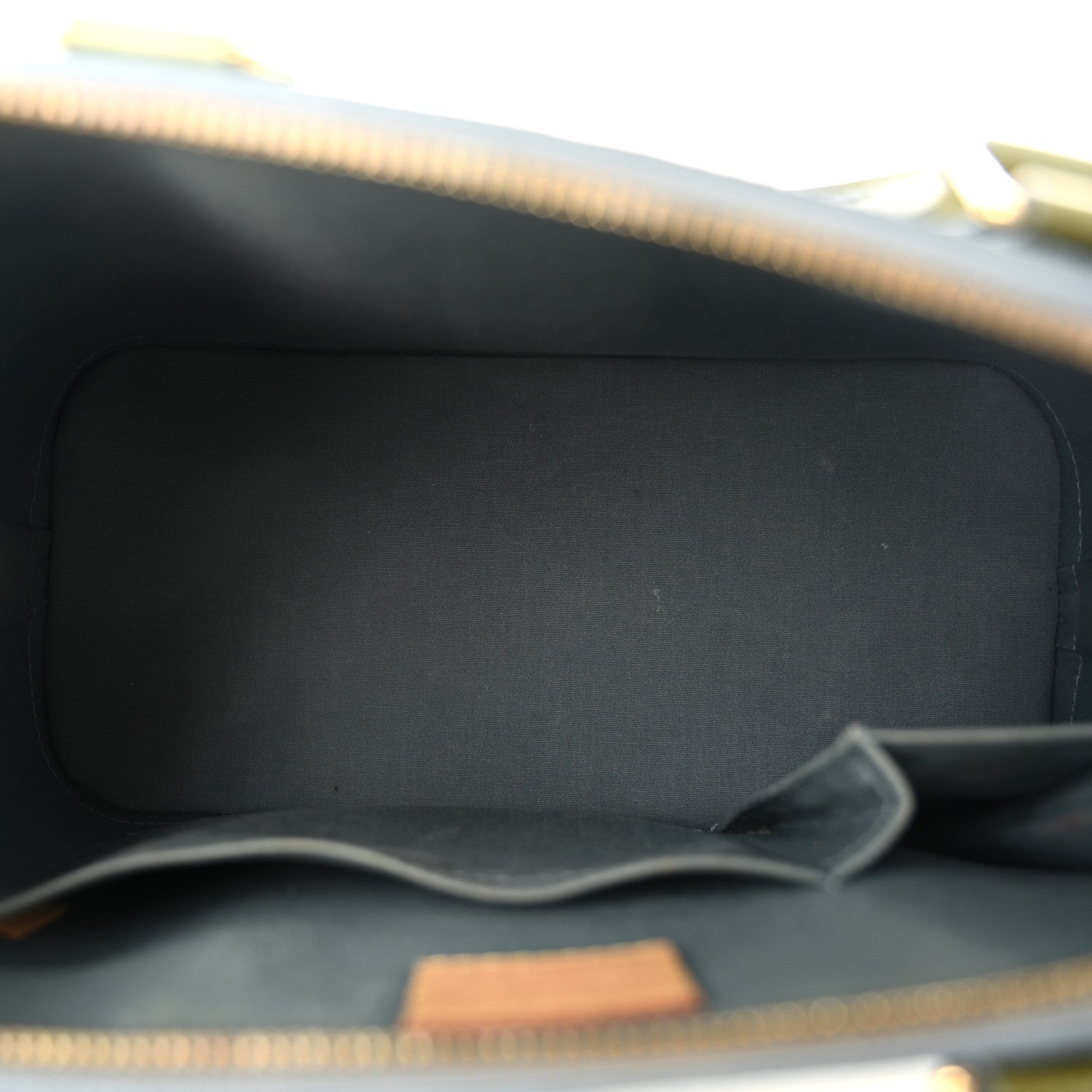 Louis Vuitton Vernis Alma PM Givre 5 of 13