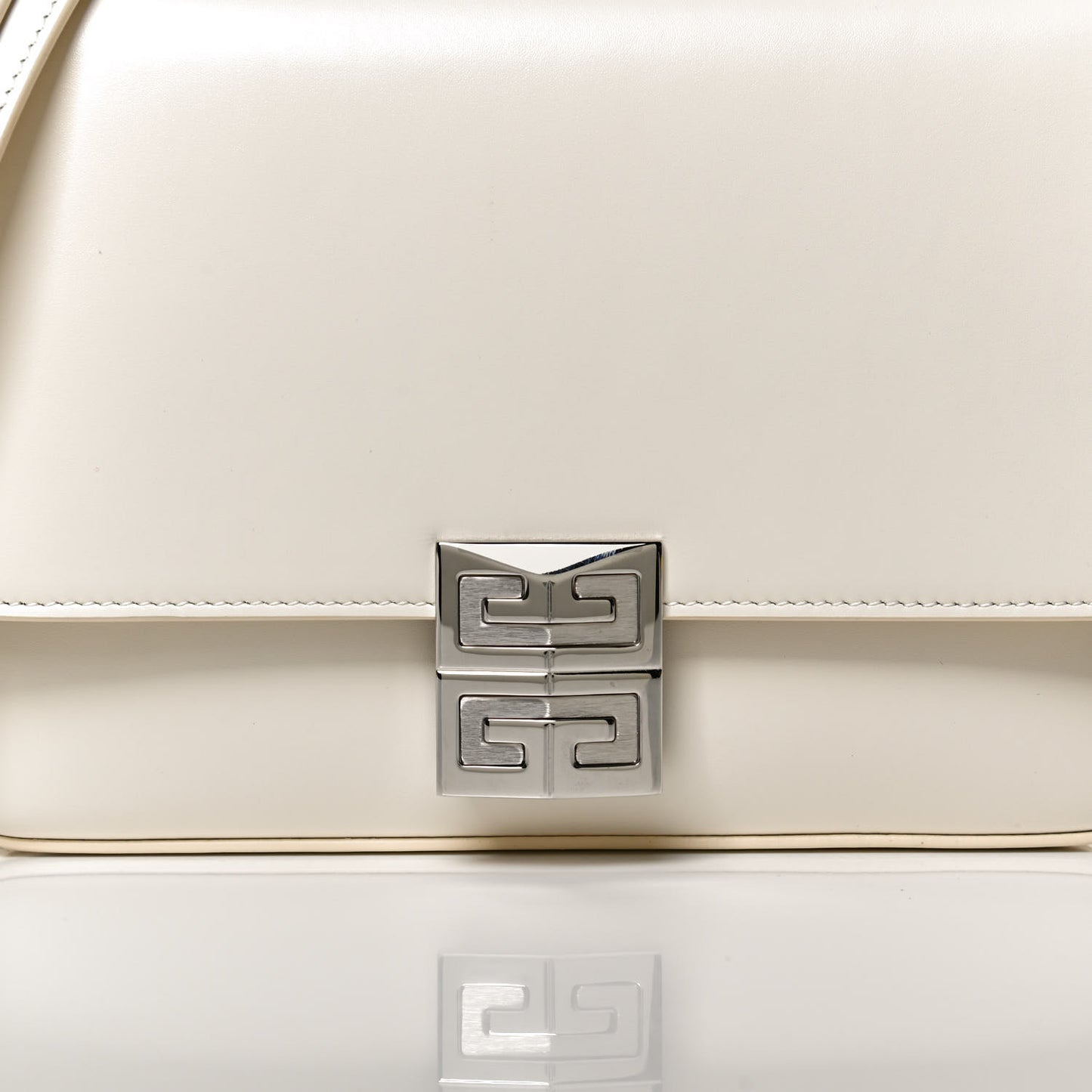 Box Calfskin Medium 4G Shoulder Bag Ivory