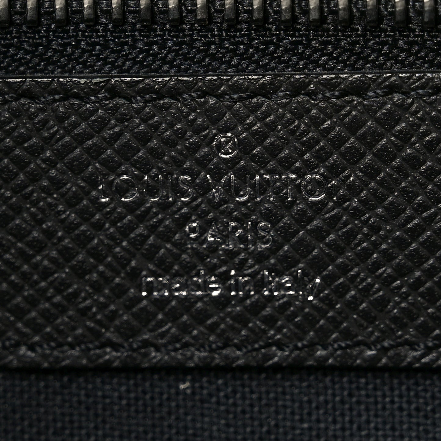 Taiga Roman MM Messenger Black