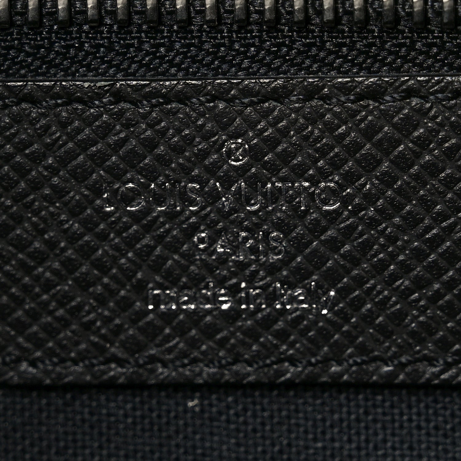 Louis Vuitton Taiga Roman MM Messenger Black 6 of 9