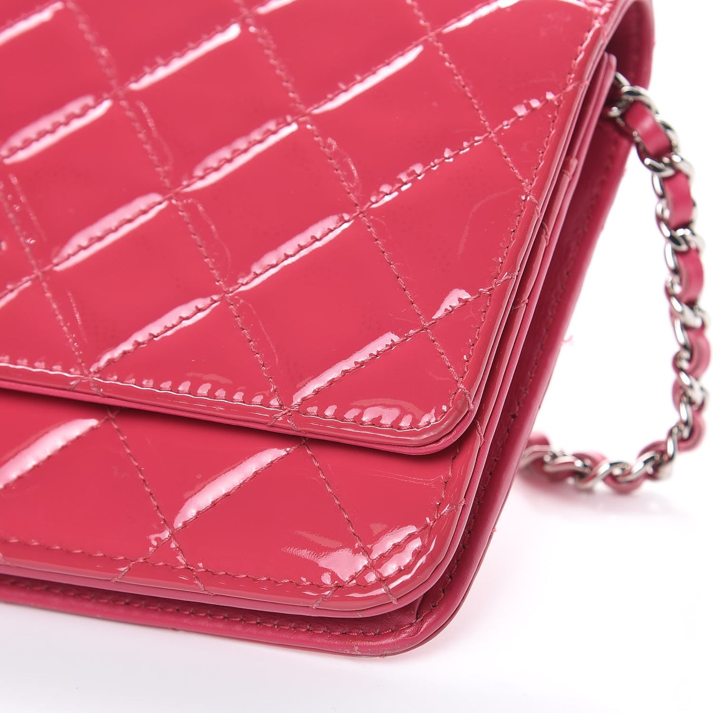 Patent Quilted Wallet On Chain WOC Fuchsia