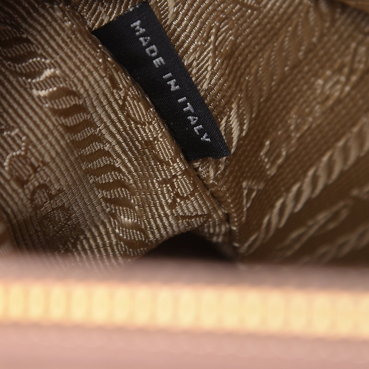Saffiano Small Galleria Double Zip Tote Cammeo