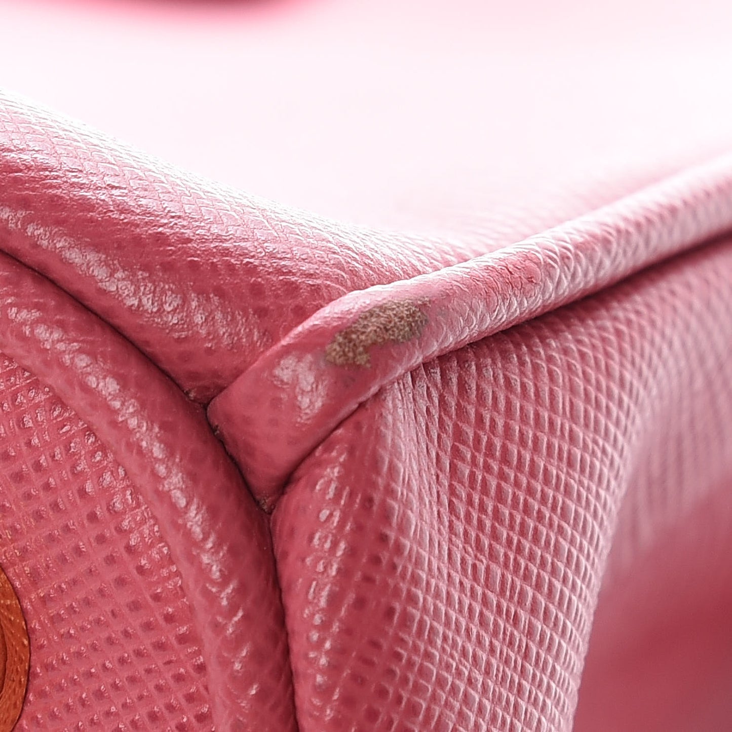 Saffiano Medium Galleria Double Zip Tote Fuxia