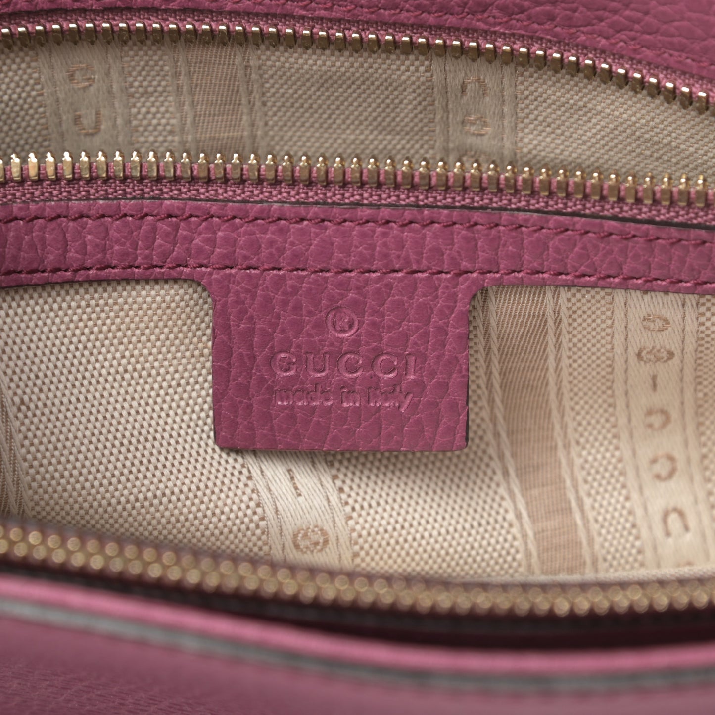 Pebbled Calfskin Interlocking G Tote Fresia Rose
