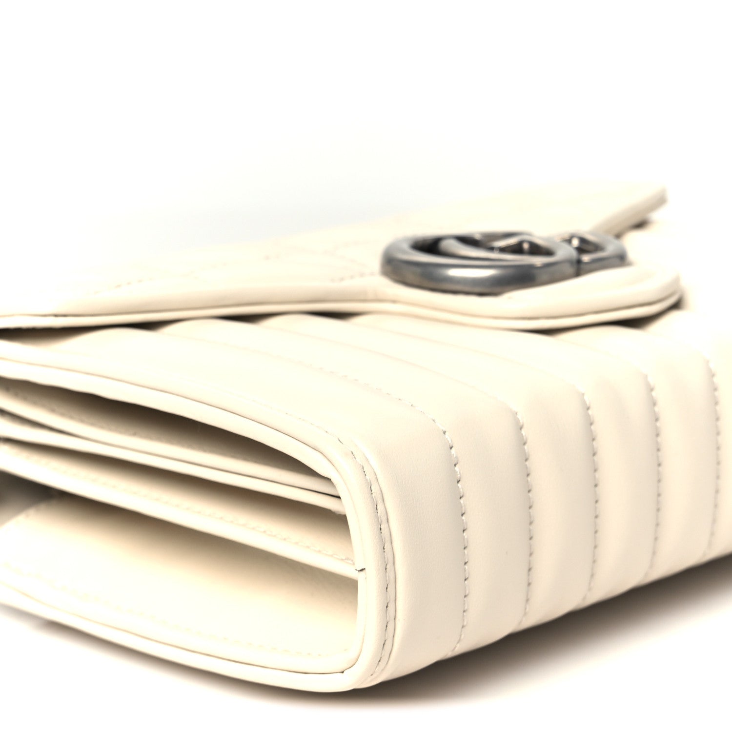Gucci Calfskin Matelasse Aria GG Marmont Chain Wallet Mystic White 9 of 10