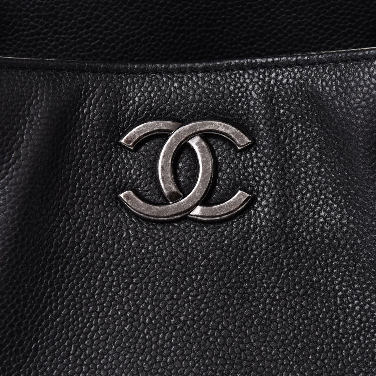 Metallic Grained Calfskin Medium Woven Chain Shopping Tote Black