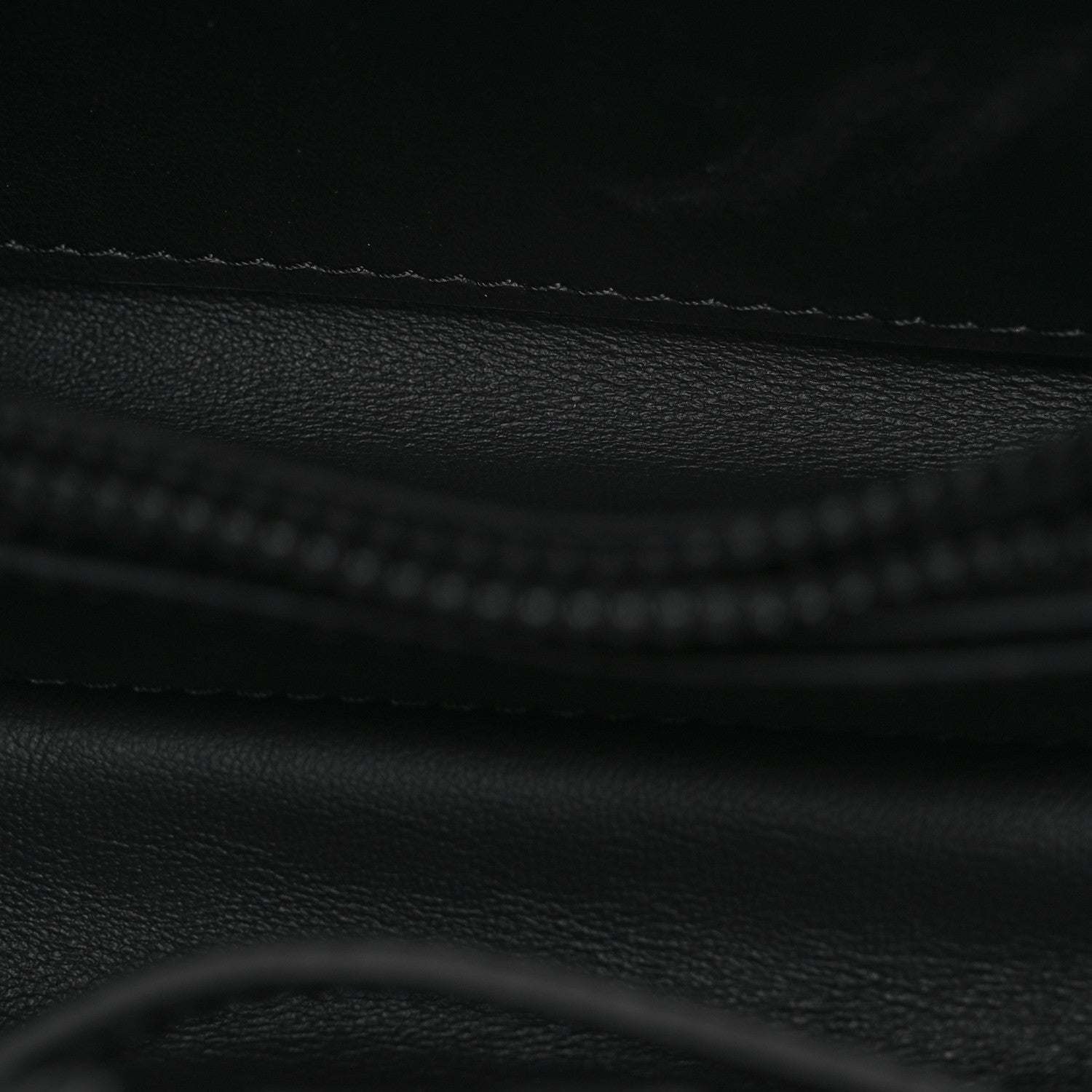 Louis Vuitton Taurillon Capucines East West Mini Matte Black 6 of 17