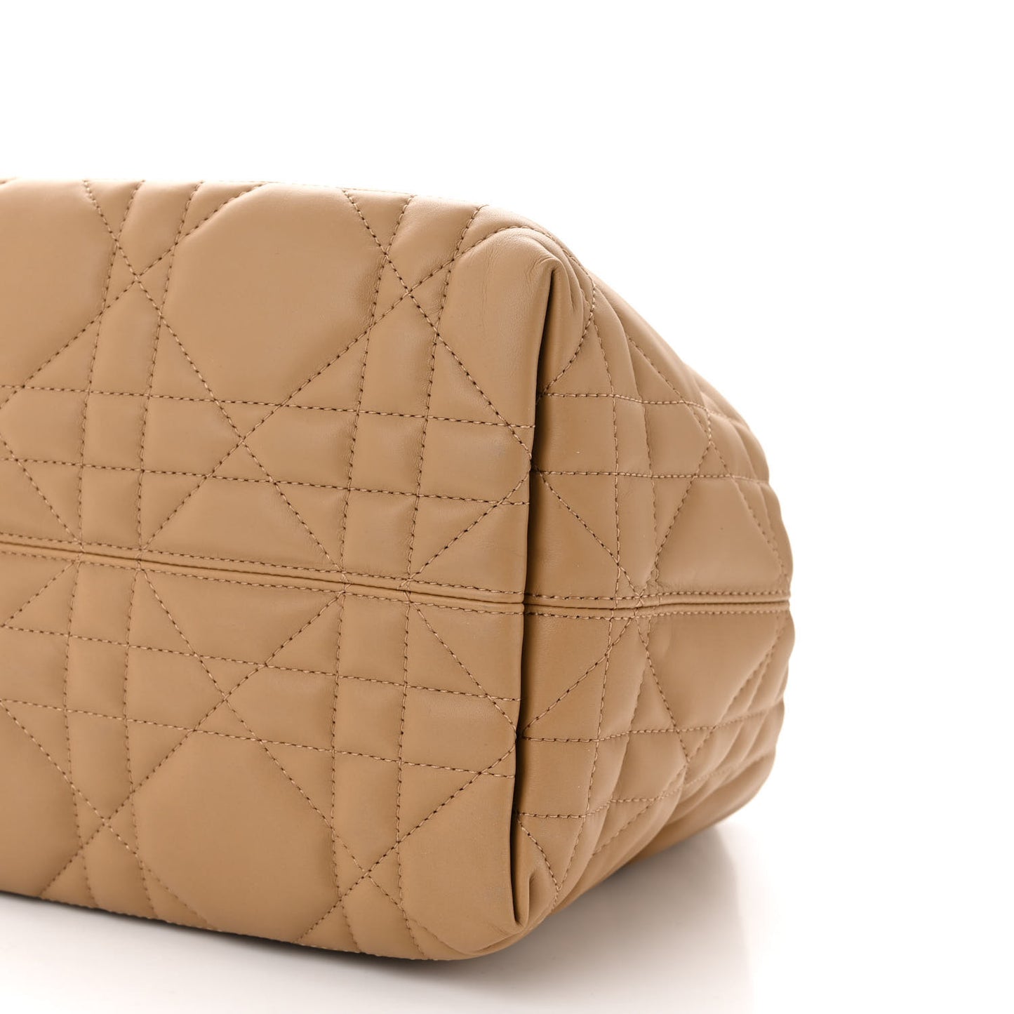 Calfskin Macrocannage Medium Toujours Tan