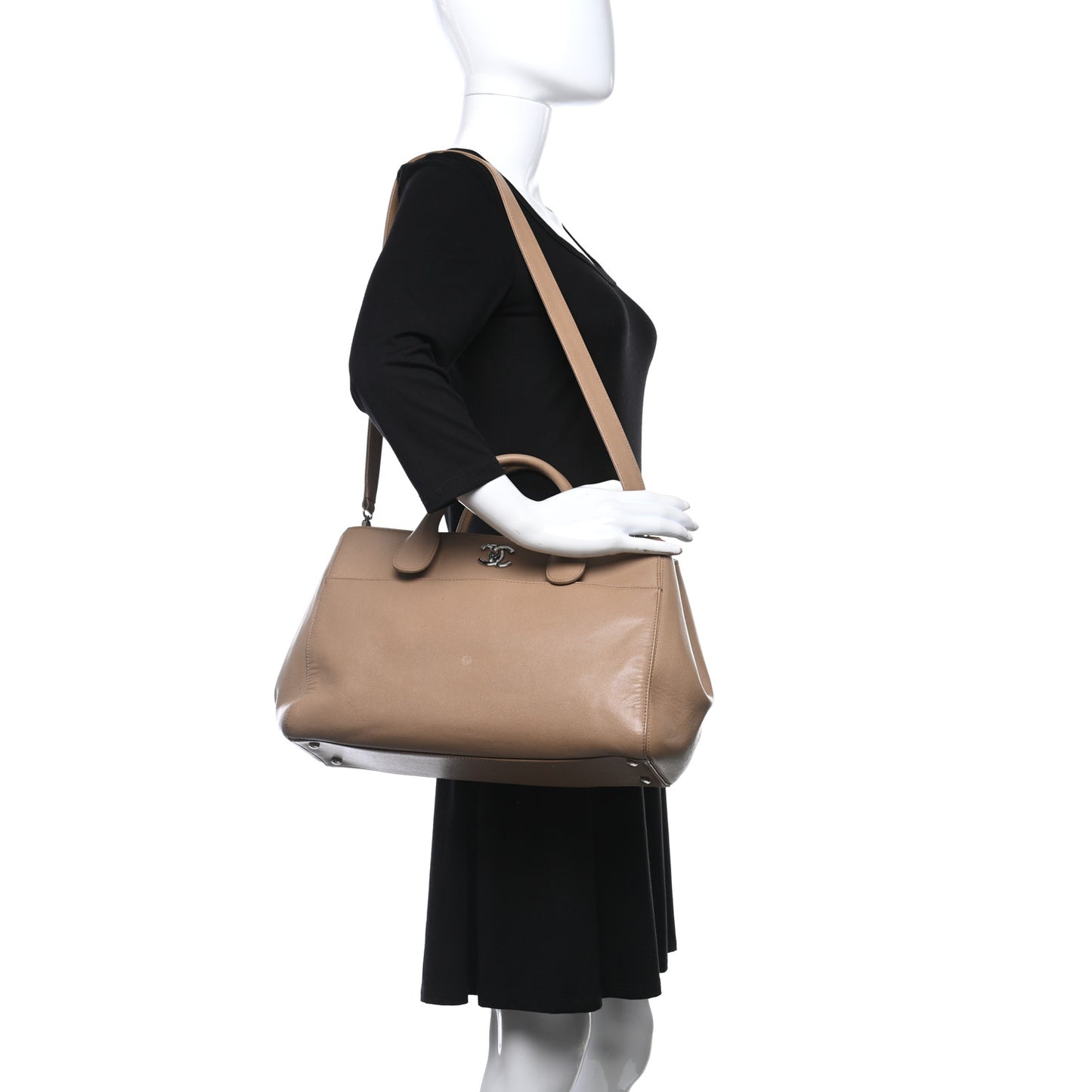 Caviar Medium Cerf Executive Shopper Tote Beige