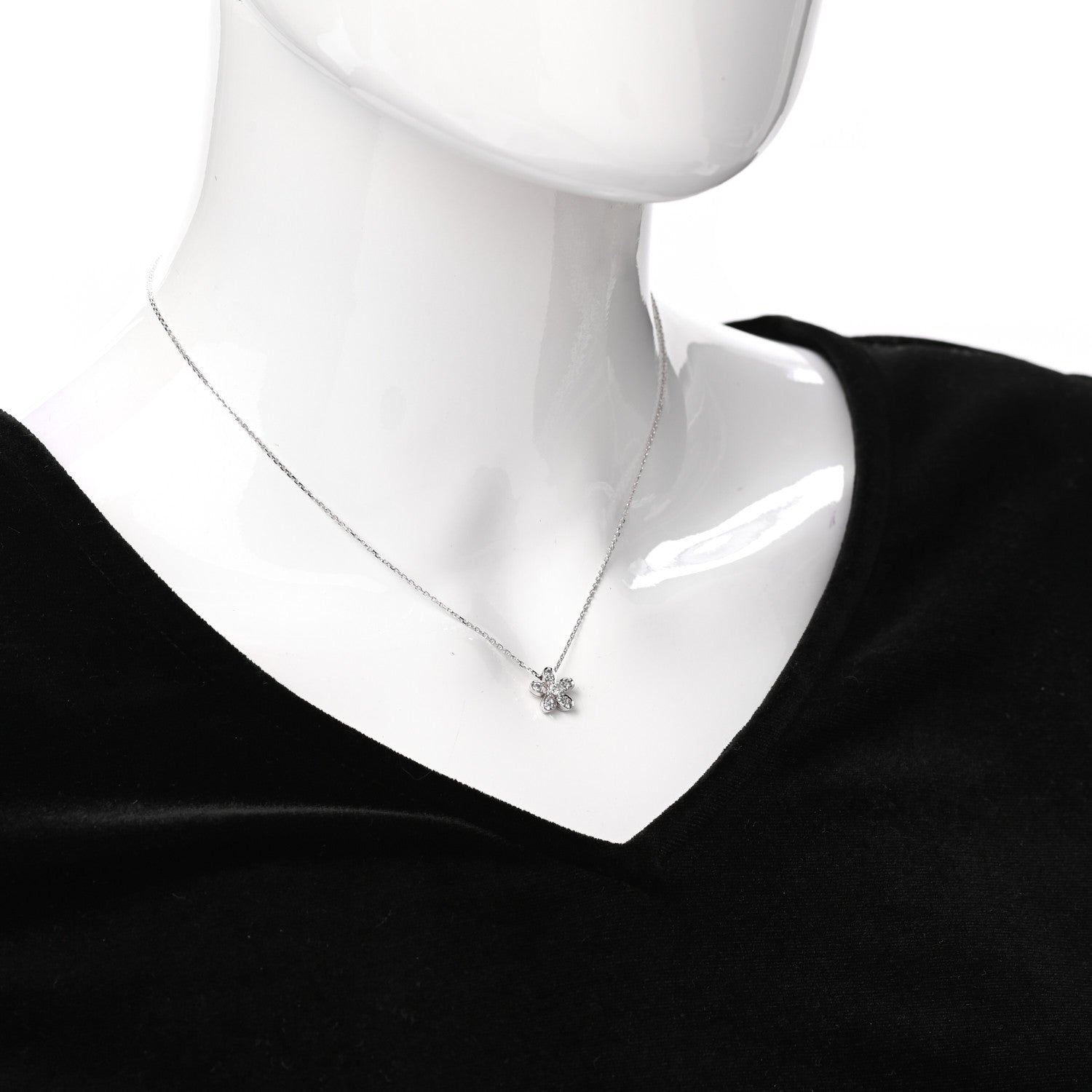Van Cleef & Arpels 18K White Gold Diamond Socrate One Flower Pendant Necklace 2 of 7