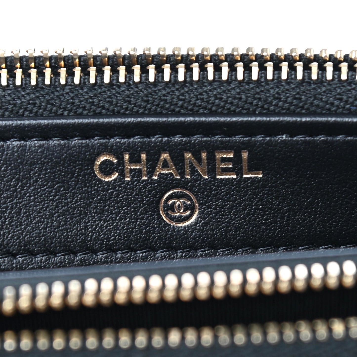 Caviar Quilted CC Filigree Clutch With Chain Black