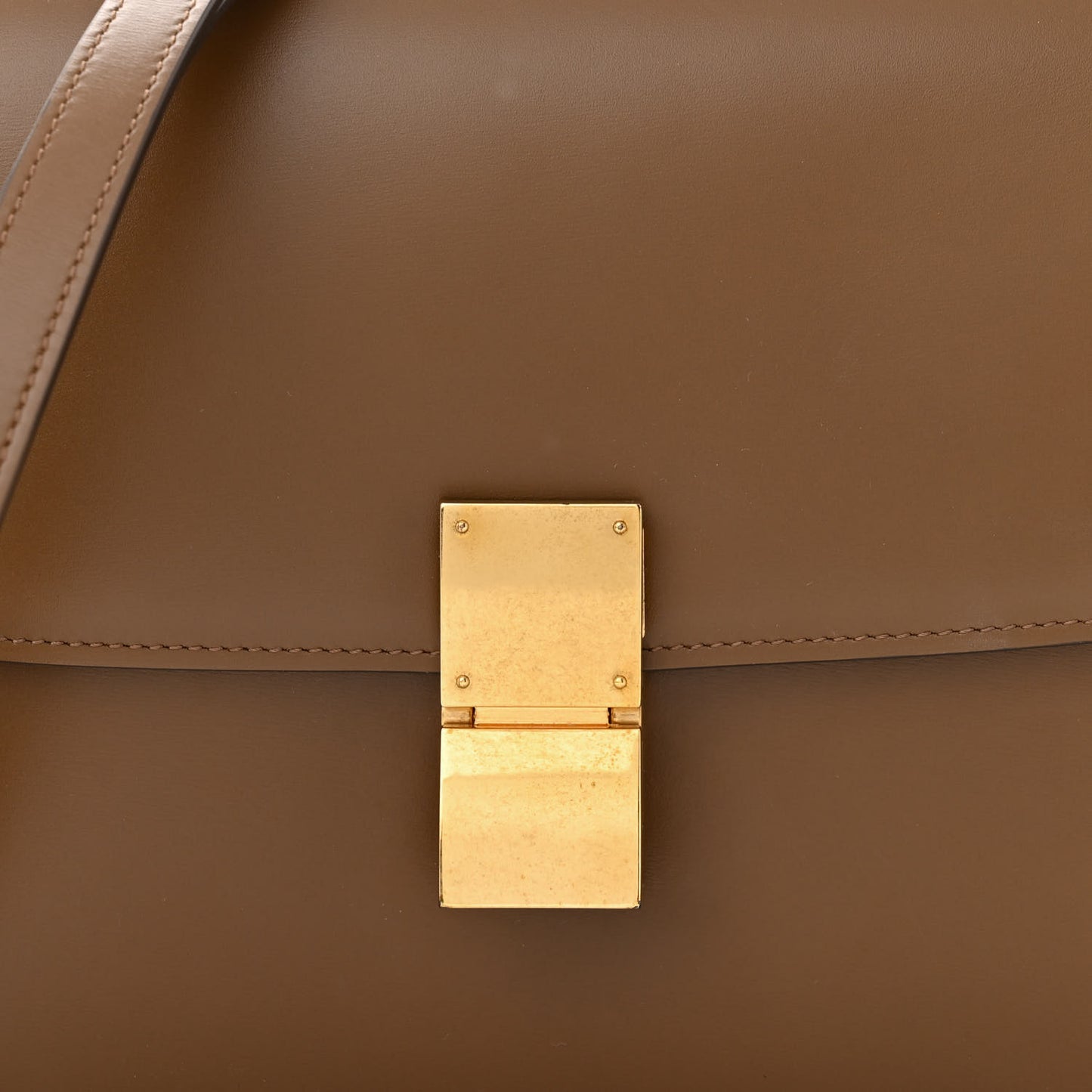 Box Calfskin Medium Classic Box Flap Bag Camel