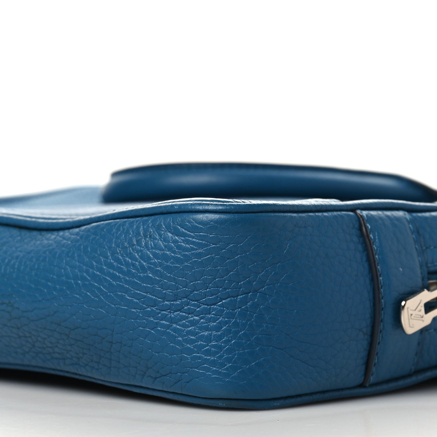 Louis Vuitton Taurillon Porte-Documents Voyage Bleu Canard 10 of 10