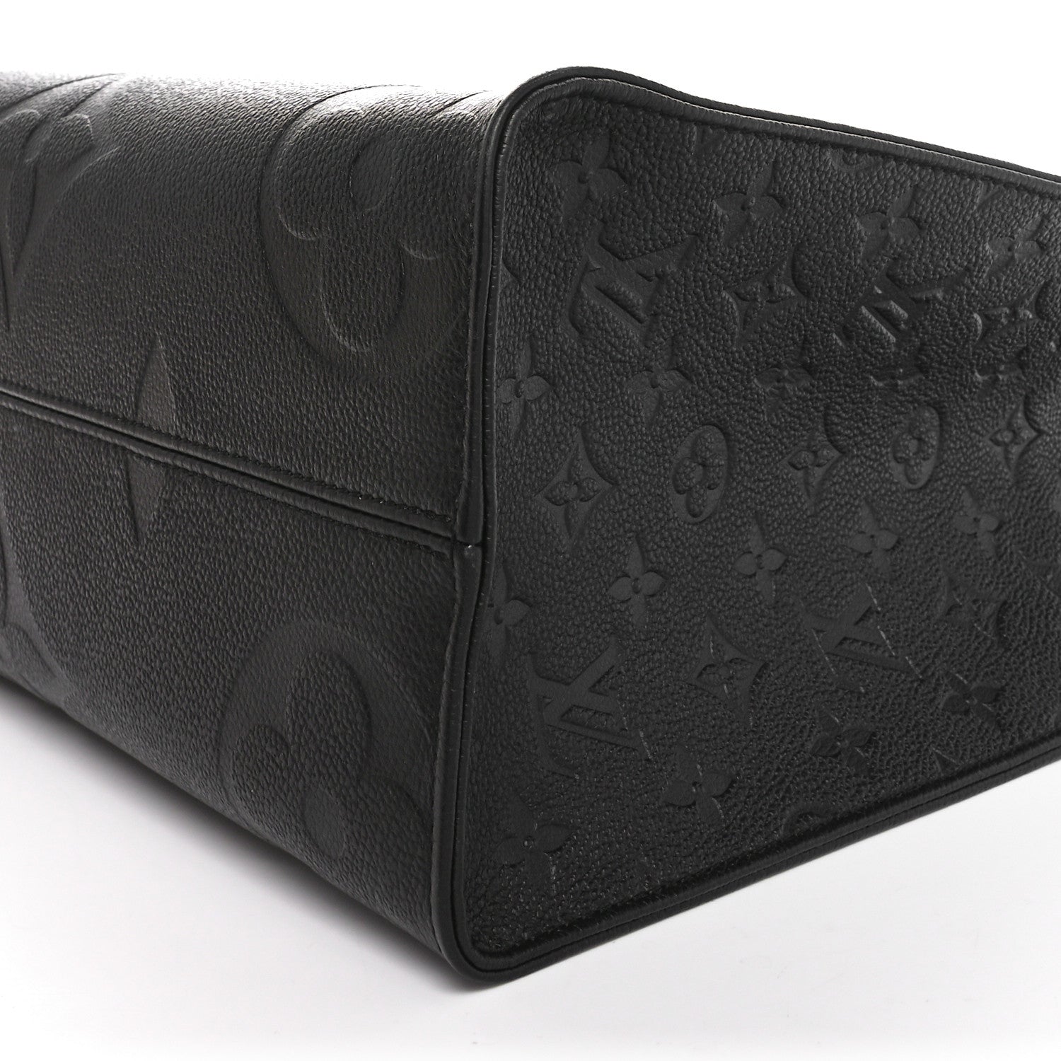 Louis Vuitton Empreinte Monogram Giant OnTheGo MM Black 9 of 9