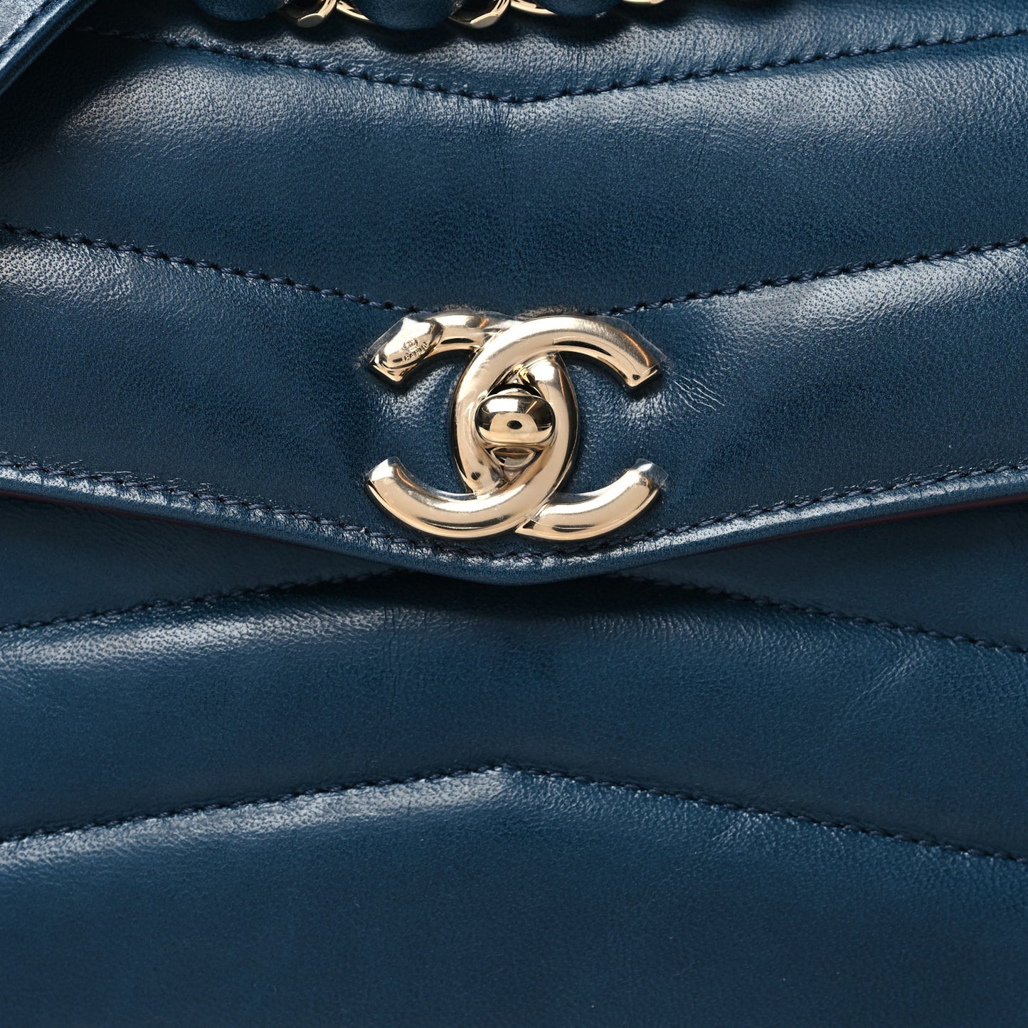 Shiny Lambskin Quilted Small Chevron Miroir Dark Blue