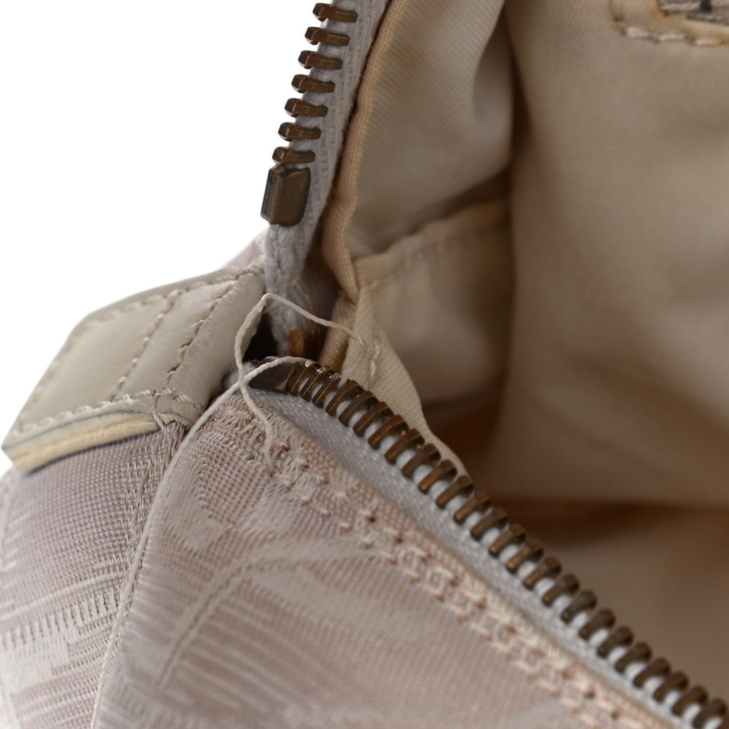 Nylon Travel Bowler White