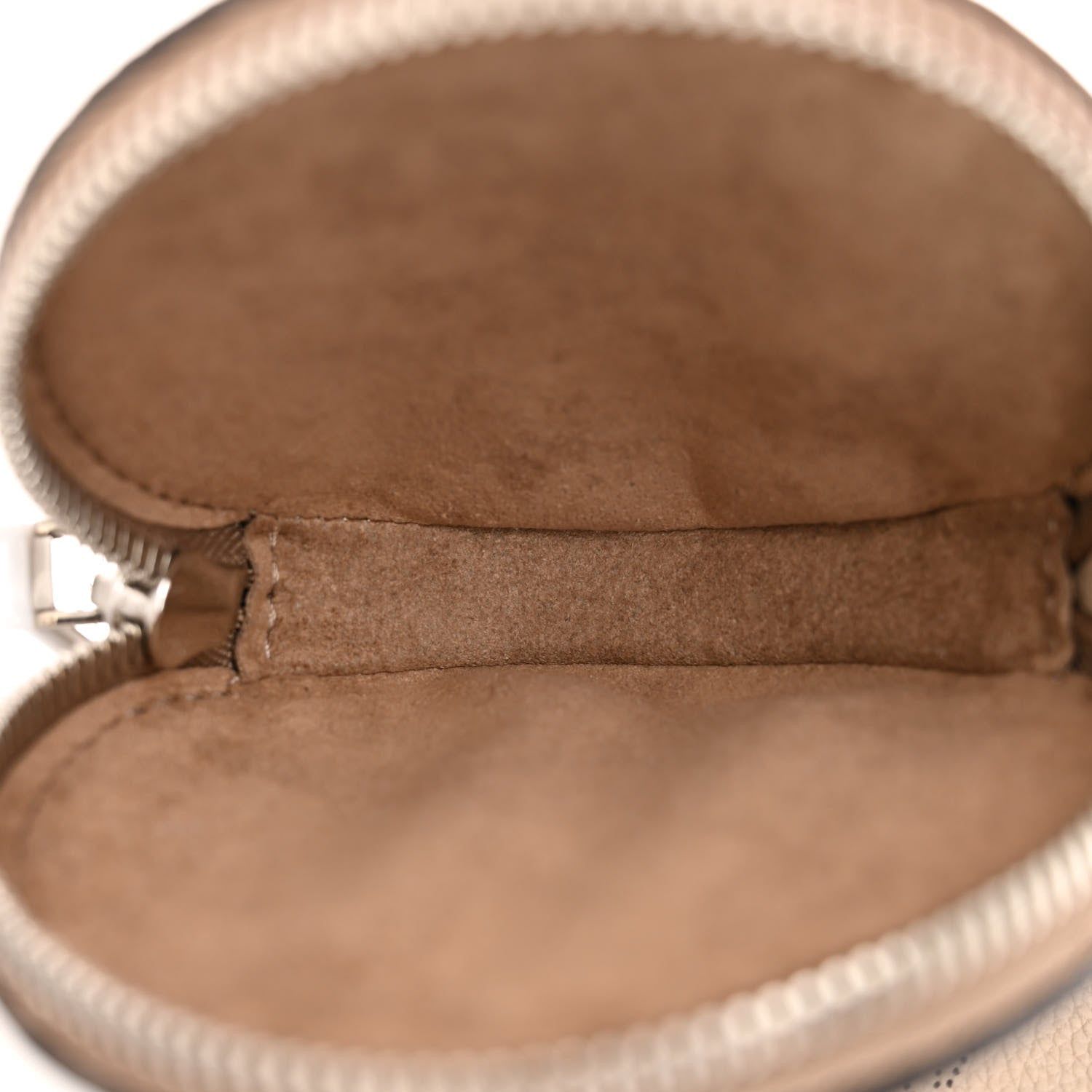 Louis Vuitton Mahina Bella Galet 6 of 11