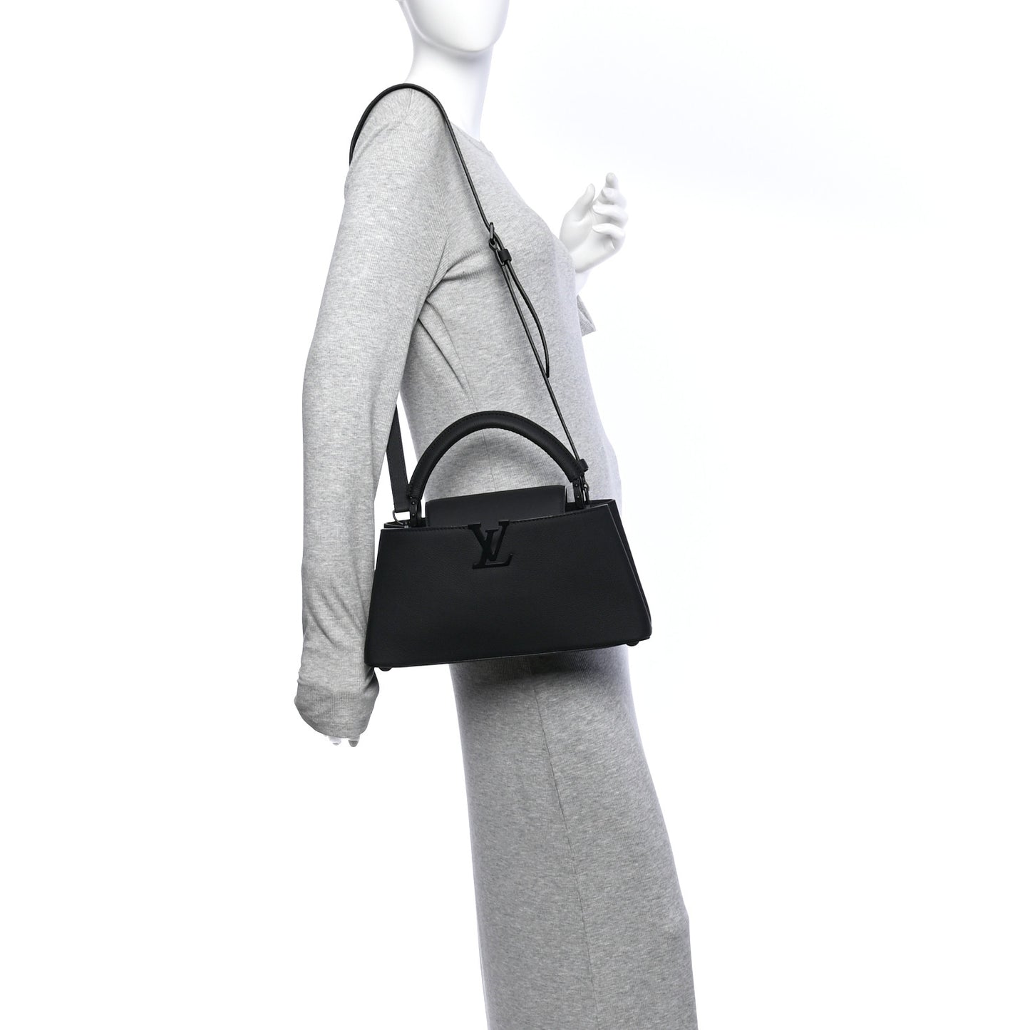 Taurillon Capucines East West MM Matte Black