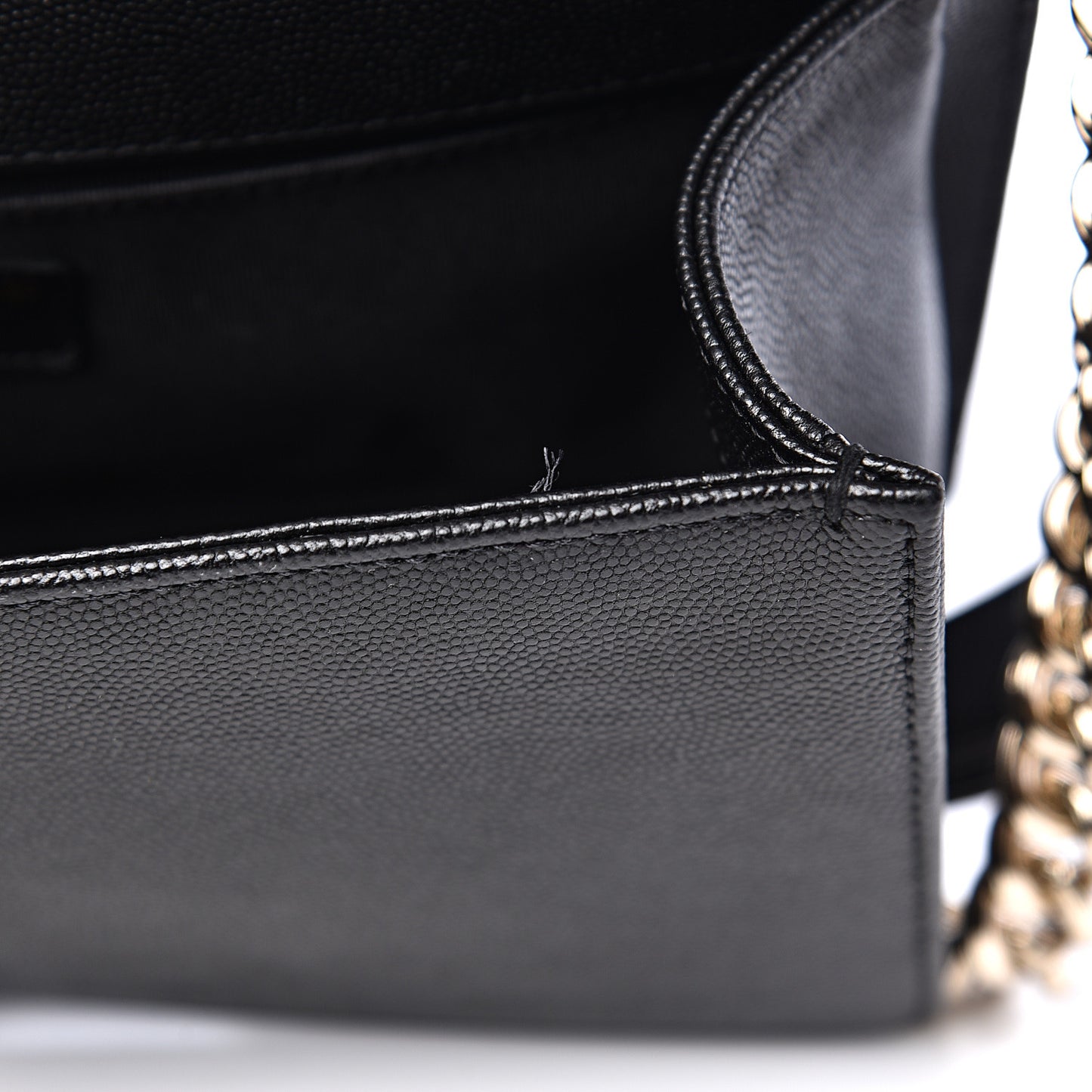 Caviar Quilted Medium Boy Flap Black