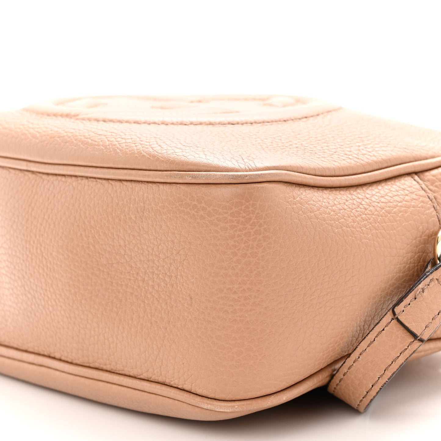 Pebbled Calfskin Small Soho Disco Bag Camelia