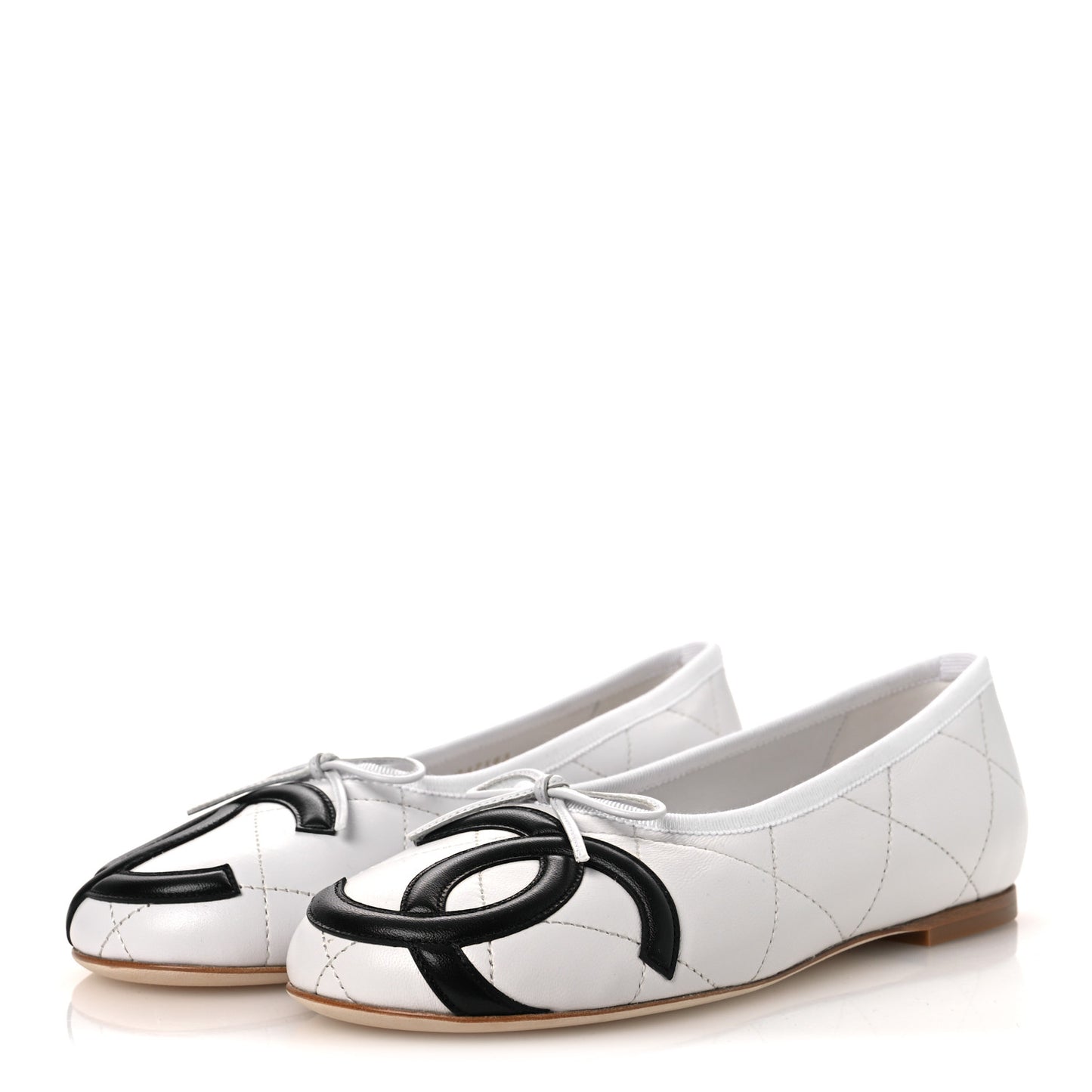 Lambskin Quilted CC Cambon Ballet Flats 37 White Black