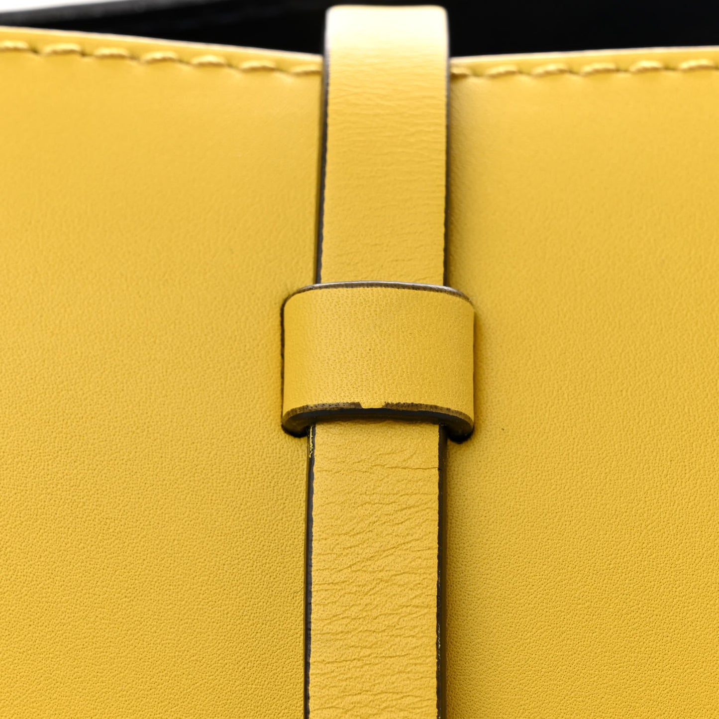 Supple Calfskin Medium Bucket Larch Yellow