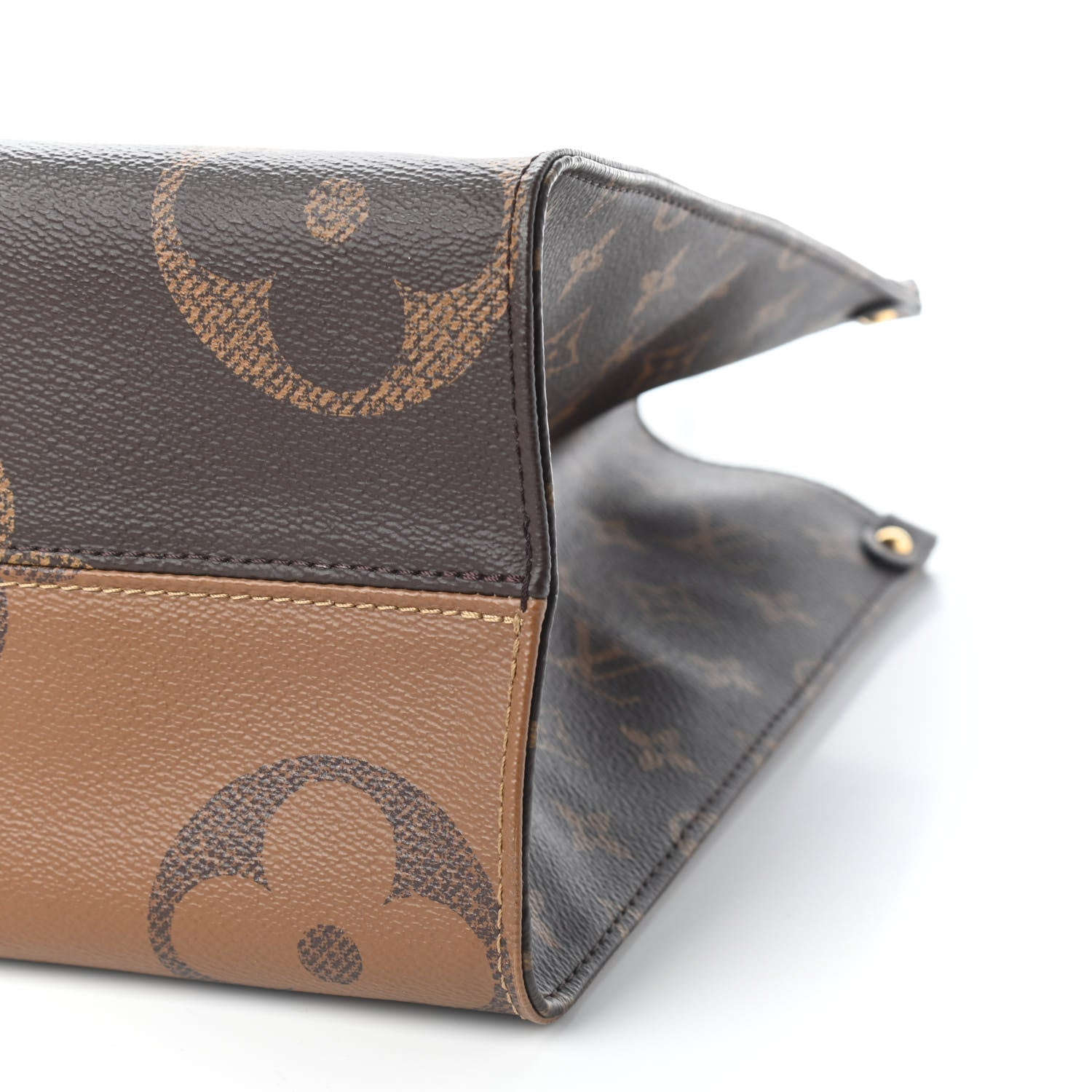 Louis Vuitton Reverse Monogram Giant Onthego MM 8 of 8