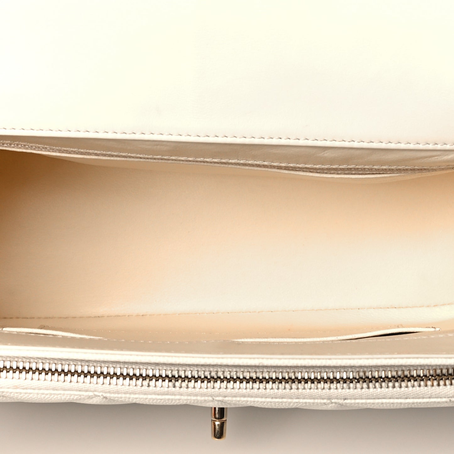 Caviar Quilted Large Business Affinity Flap White