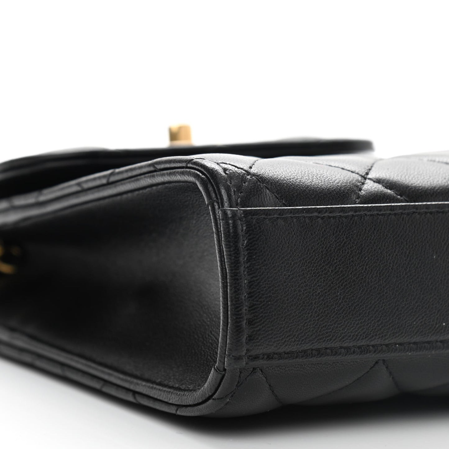 Lambskin Quilted Vertical Pearl Crush Flap With Chain Black