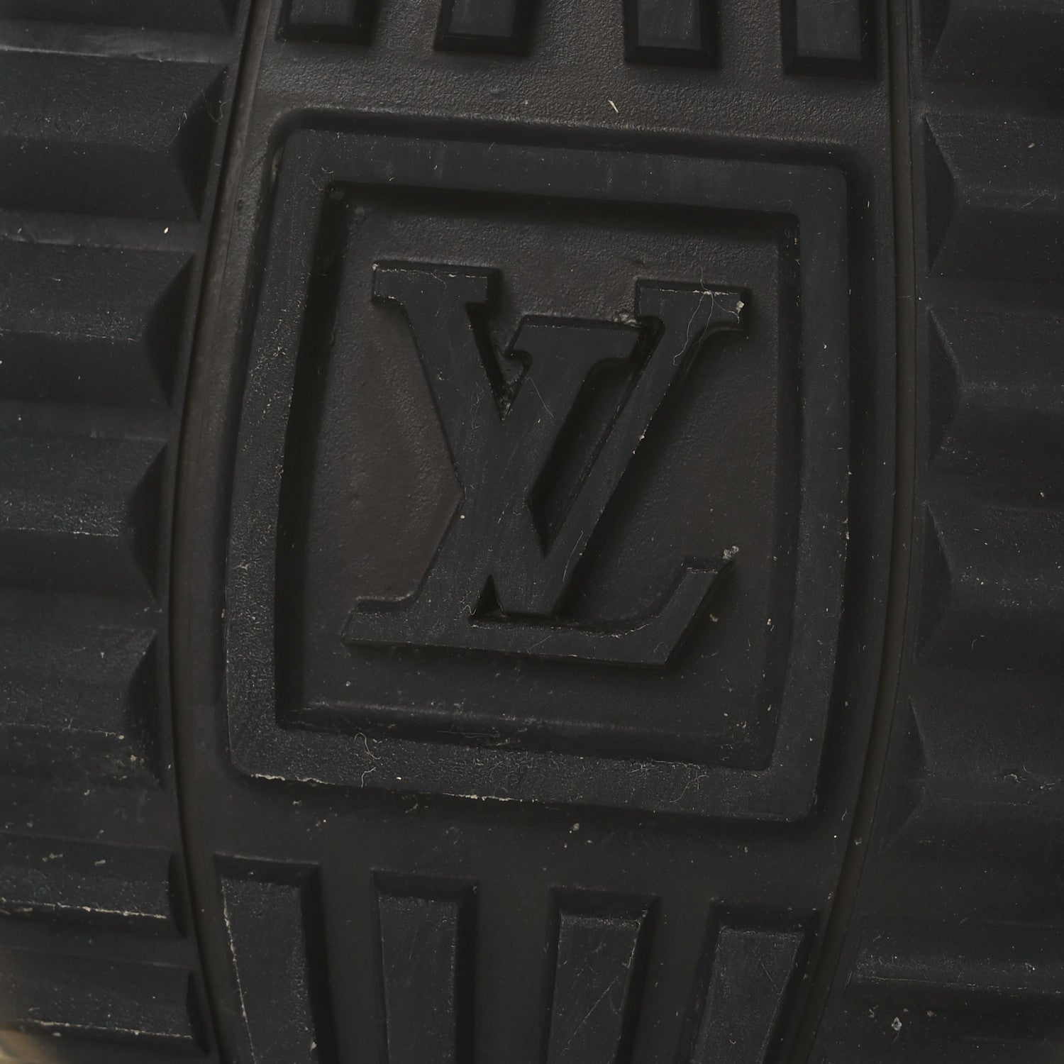 Louis Vuitton Suede Monogram Run Away Sneakers 38.5 Black 16 of 32