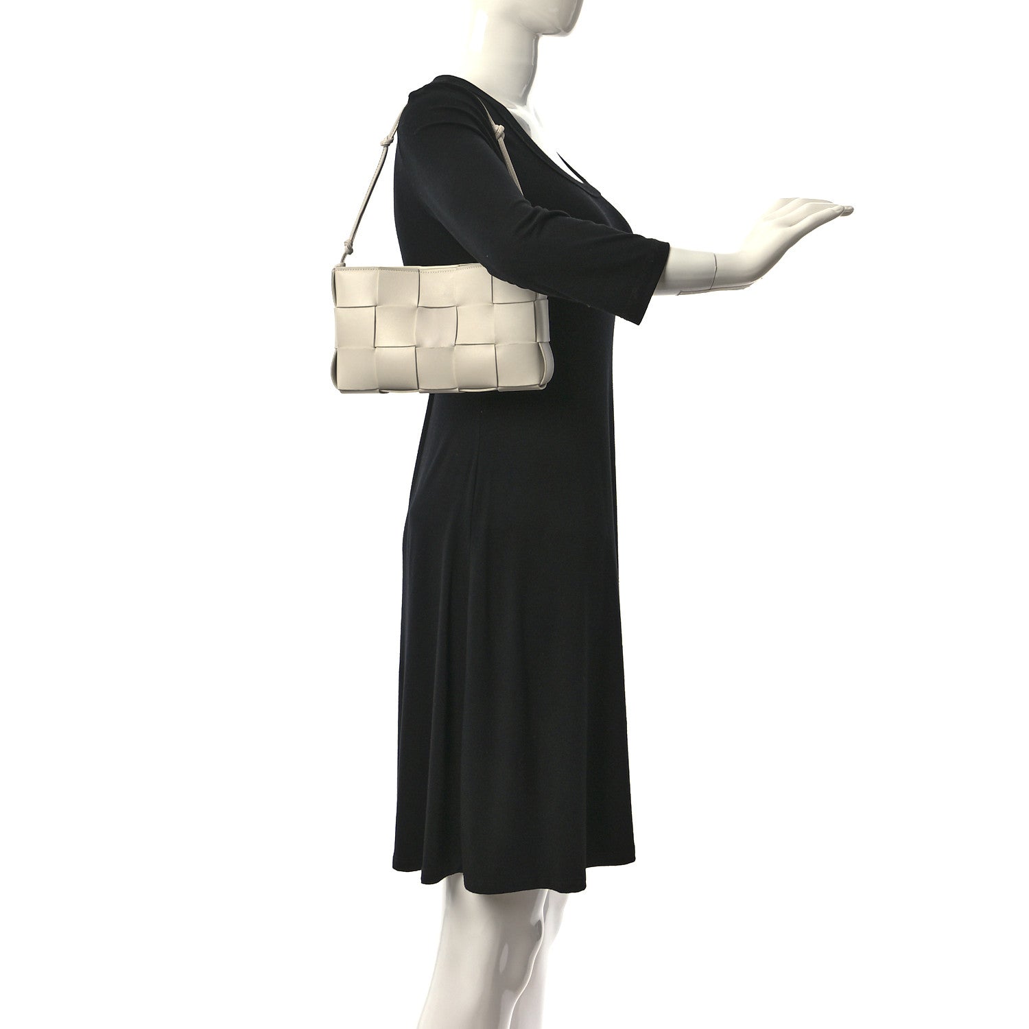Bottega Veneta Calfskin Maxi Intrecciato Cassette Pouch On Strap Chalk 2 of 8