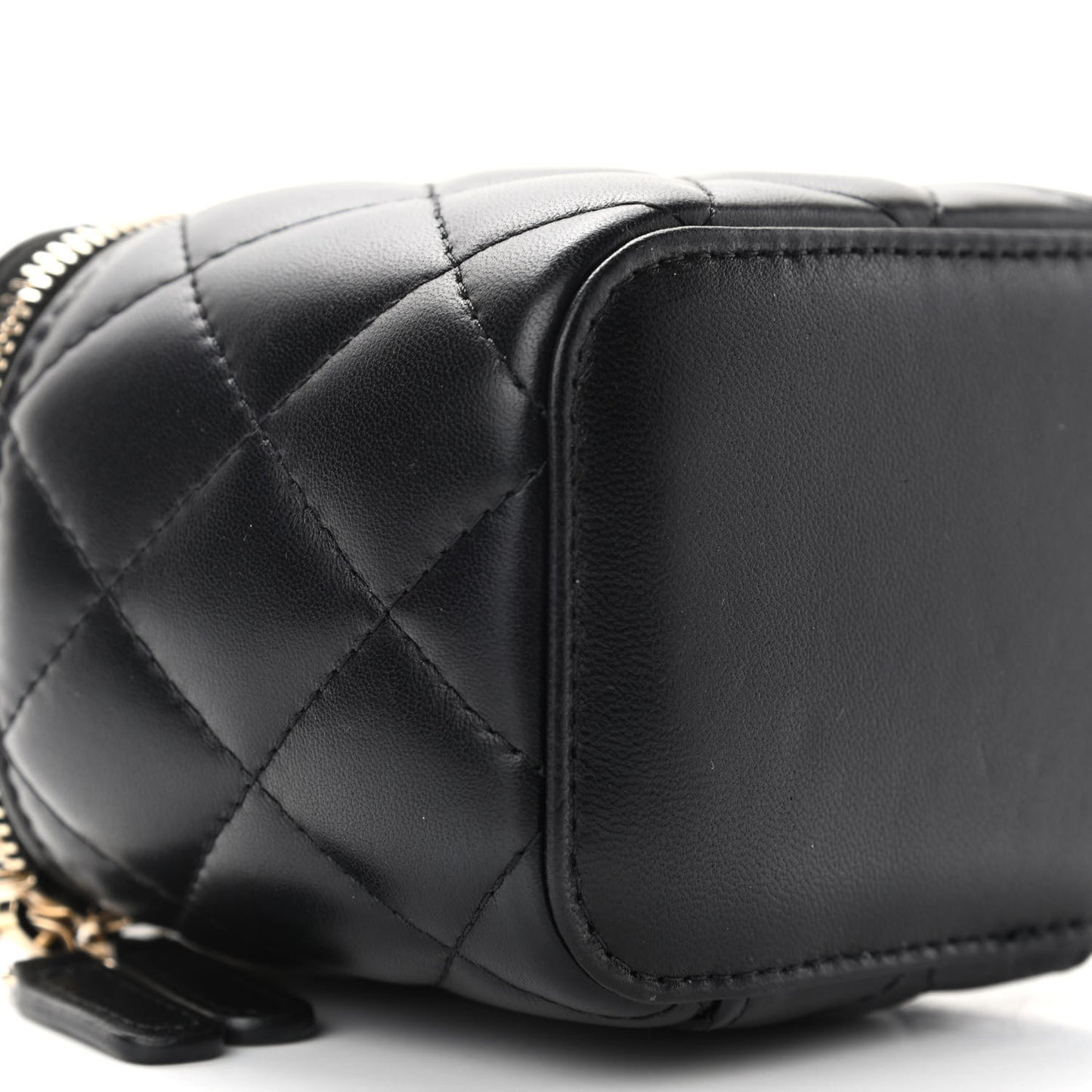 Lambskin Quilted Mini Pearl Crush Vanity Case With Chain Black