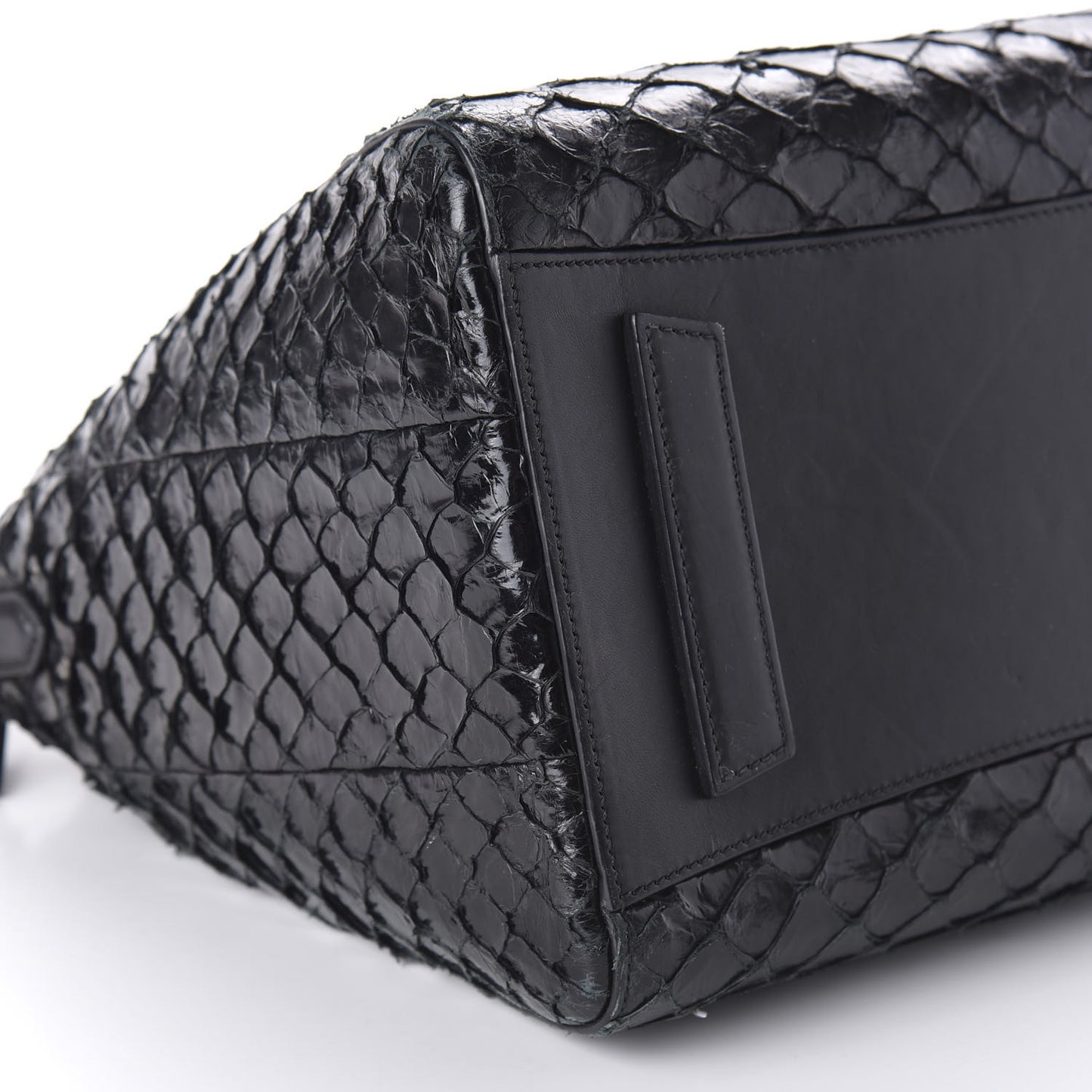 Calfskin Pirarucu Medium Antigona Black